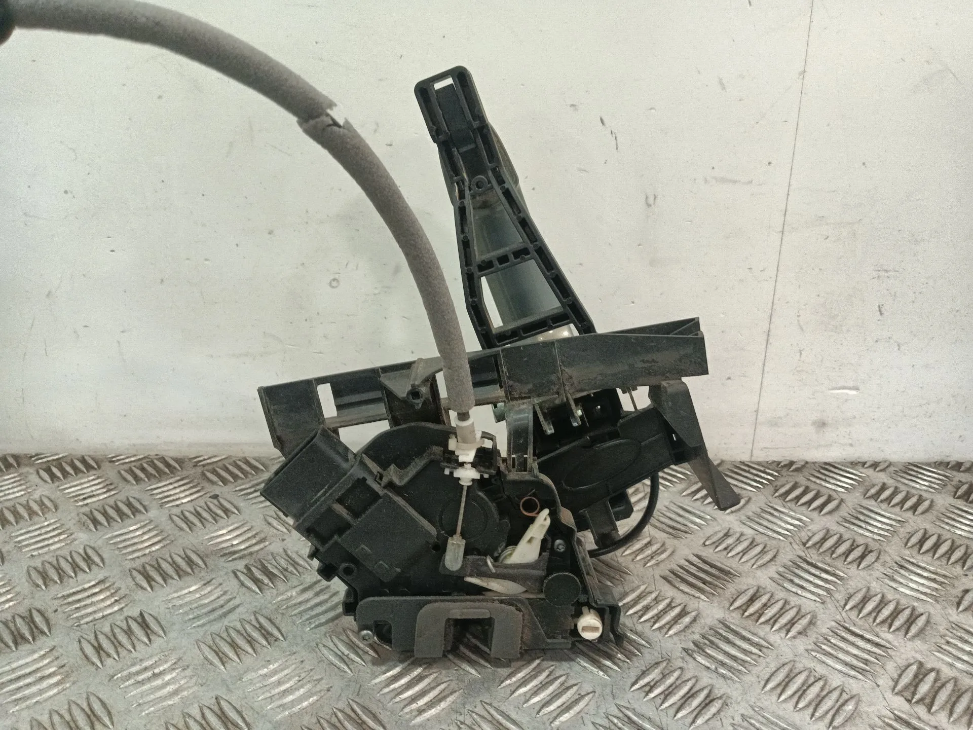 Cerradura Puerta Trasera Derecha para Ford Mondeo Ber. (Ca2)