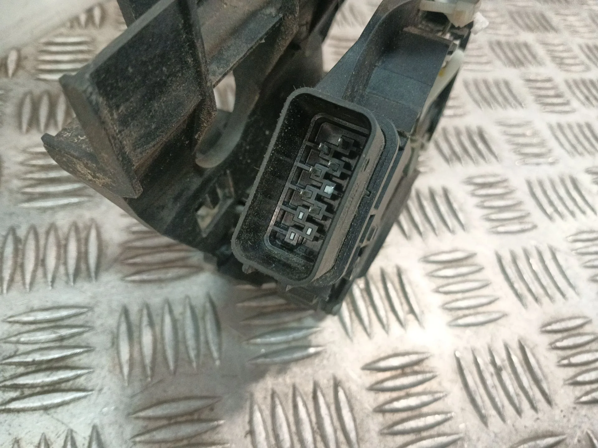 Cerradura Puerta Trasera Derecha para Ford Mondeo Ber. (Ca2)