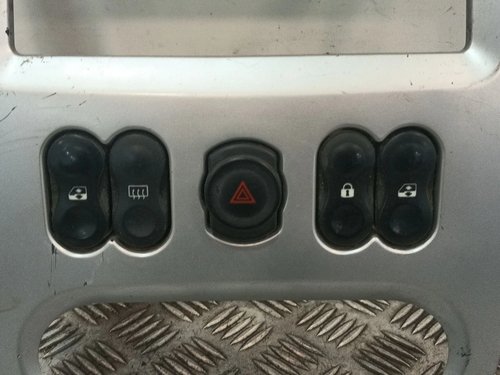 Moldura para Dacia Logan