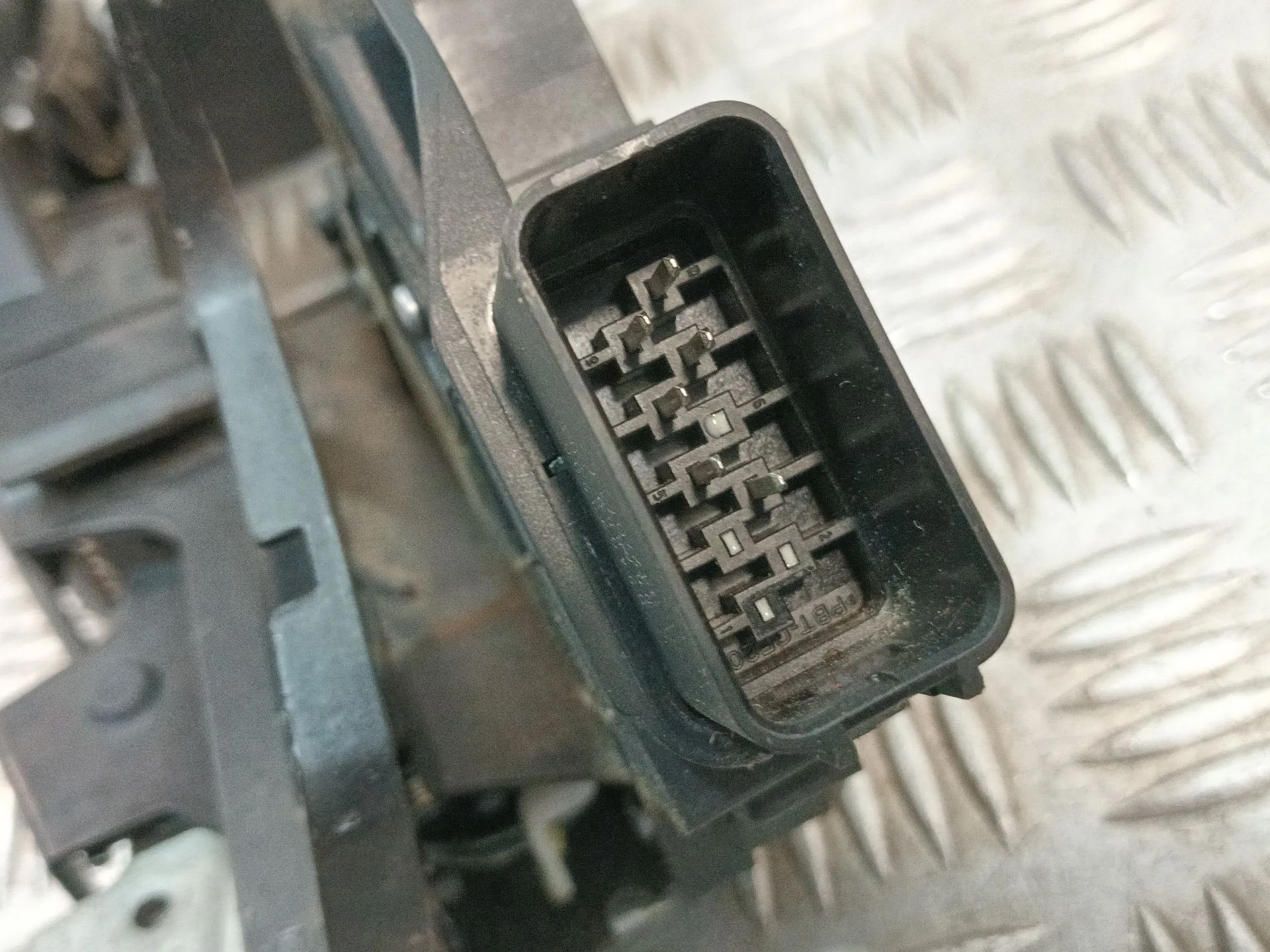 Cerradura Puerta Delantera Derecha para Ford Mondeo Ber. (Ca2)