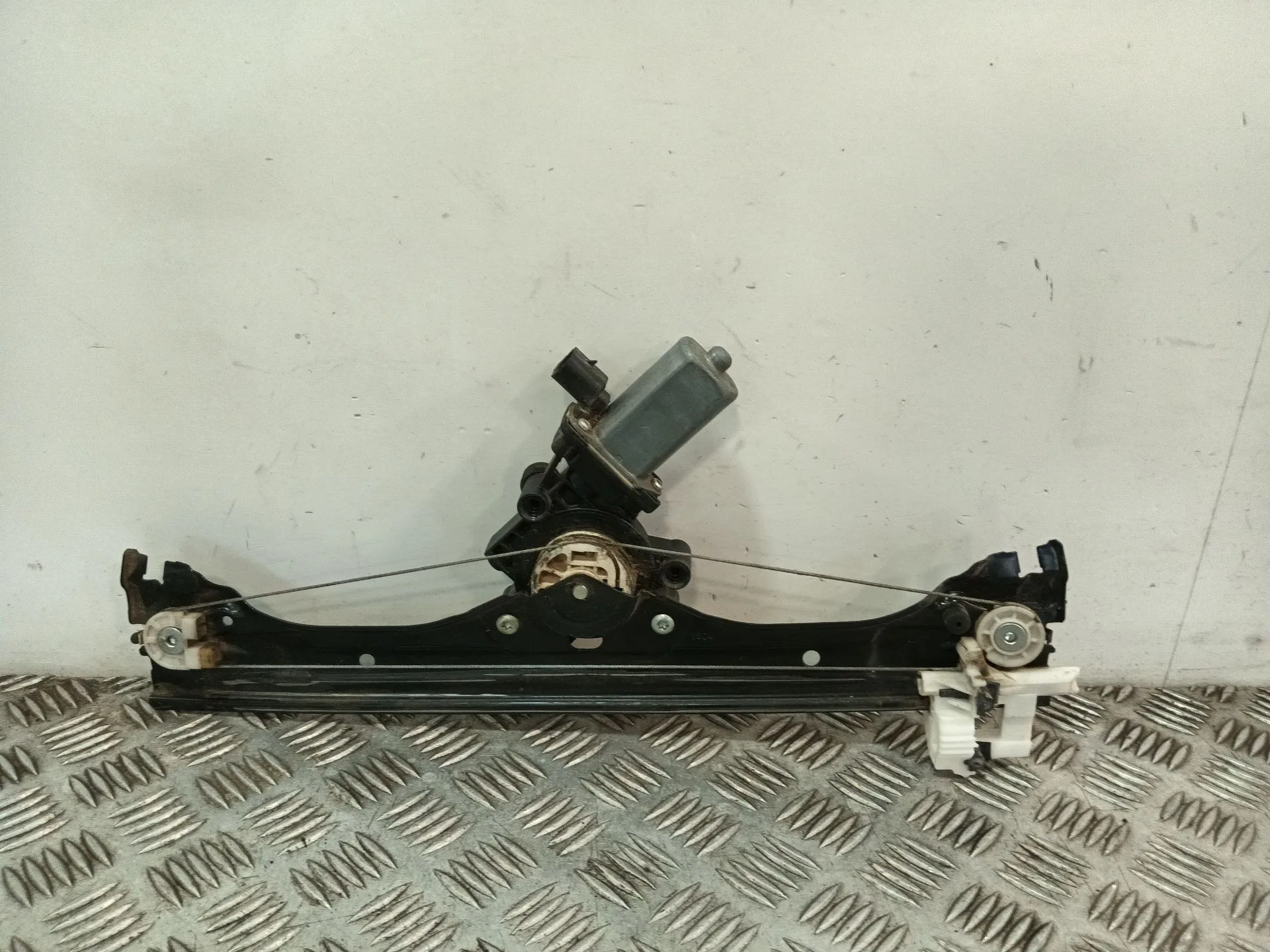 Elevalunas Delantero Izquierdo para Fiat 500 (312)
