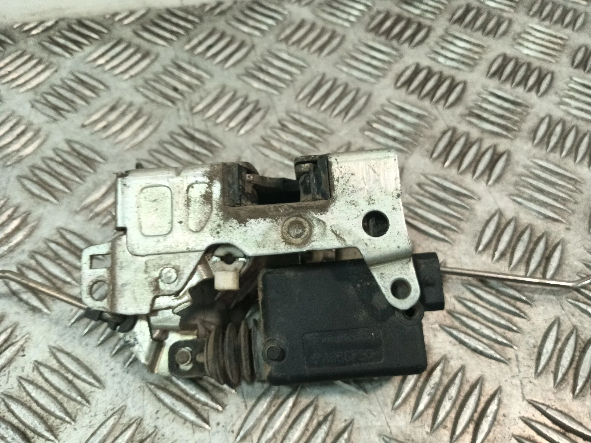Cerradura Puerta Trasera Derecha para Dacia Logan