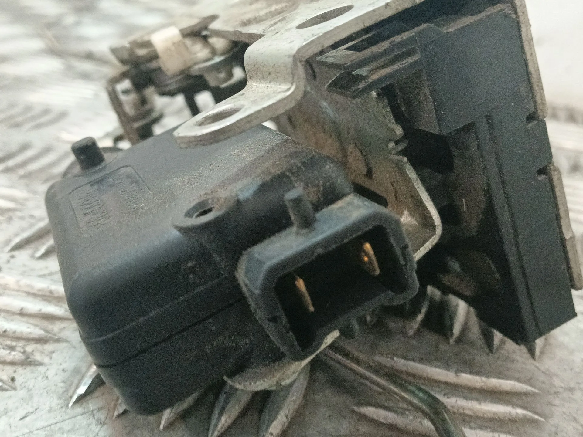Cerradura Puerta Trasera Derecha para Dacia Logan