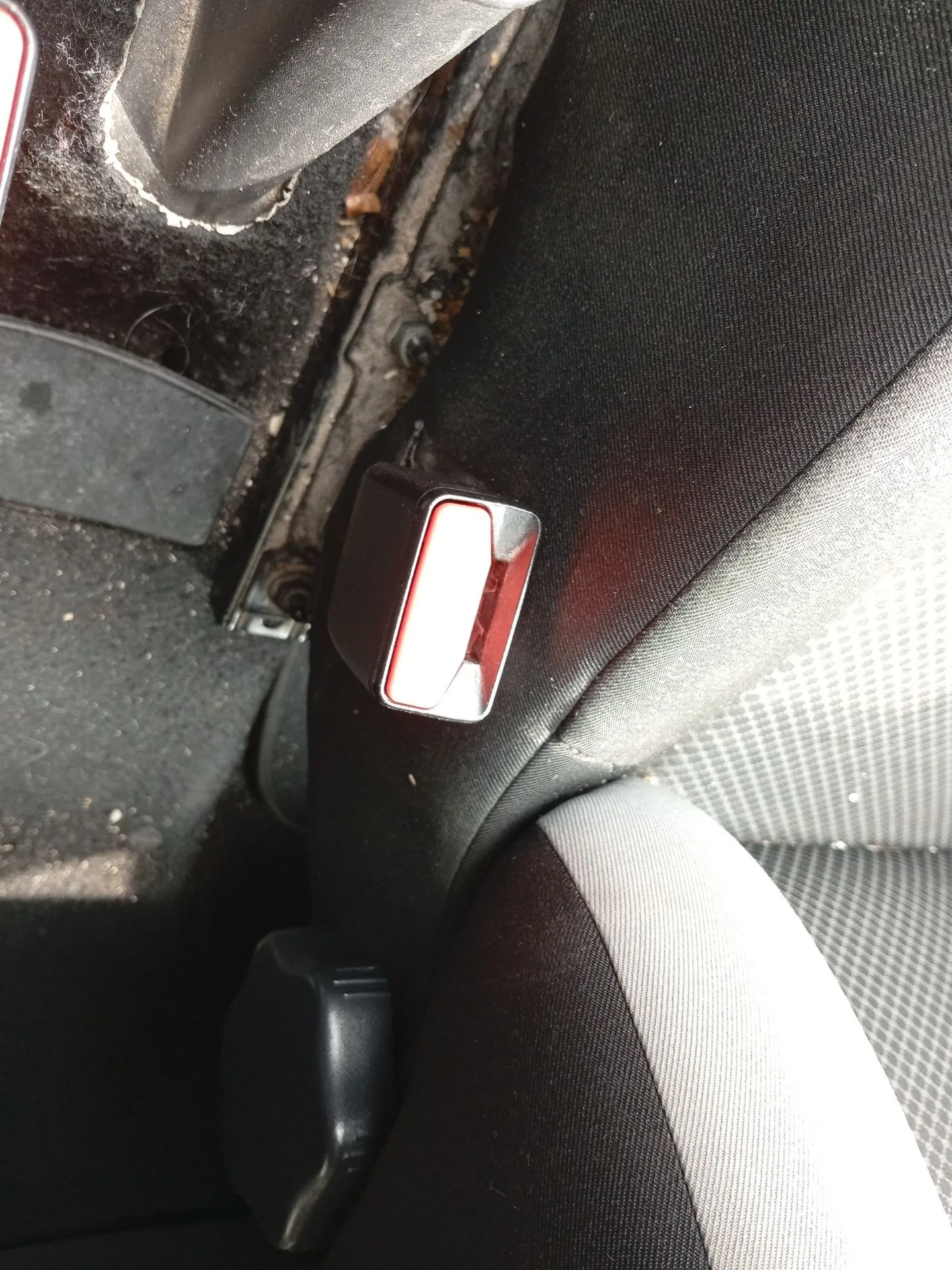 Enganche Cinturon Delantero Derecho para Dacia Sandero Ii (B8_)