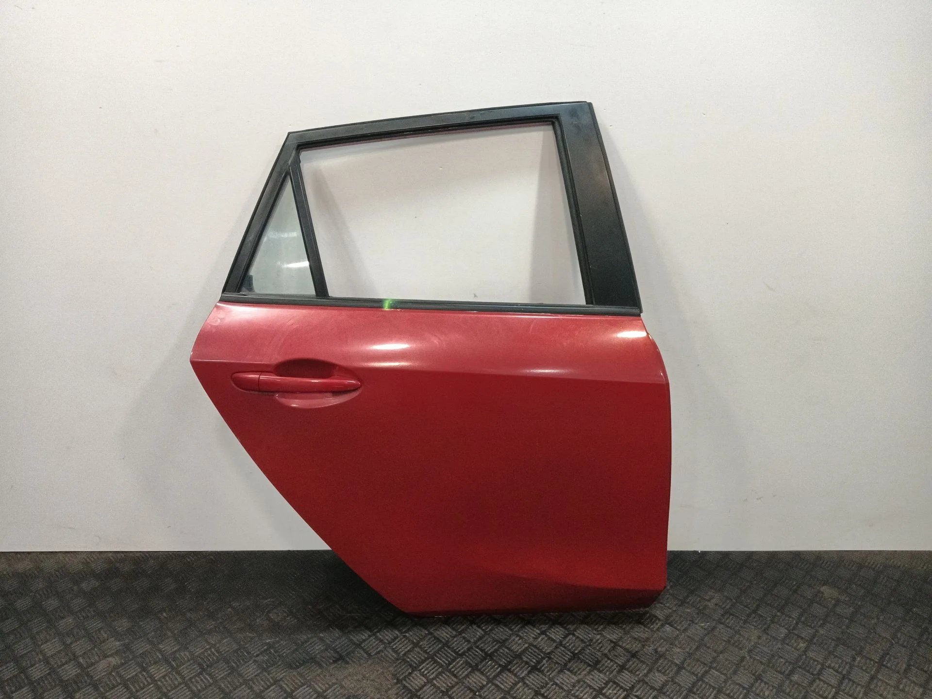 Puerta Trasera Derecha para Mazda 3 Lim. (Bl)
