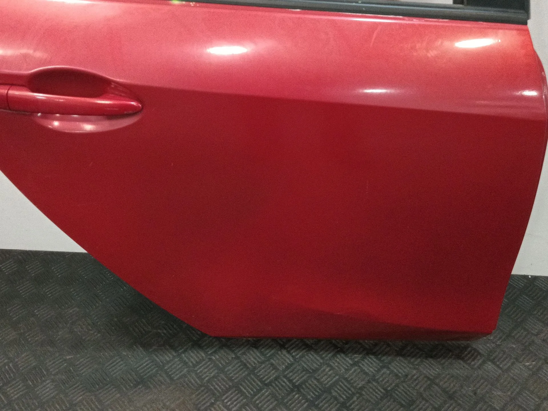 Puerta Trasera Derecha para Mazda 3 Lim. (Bl)