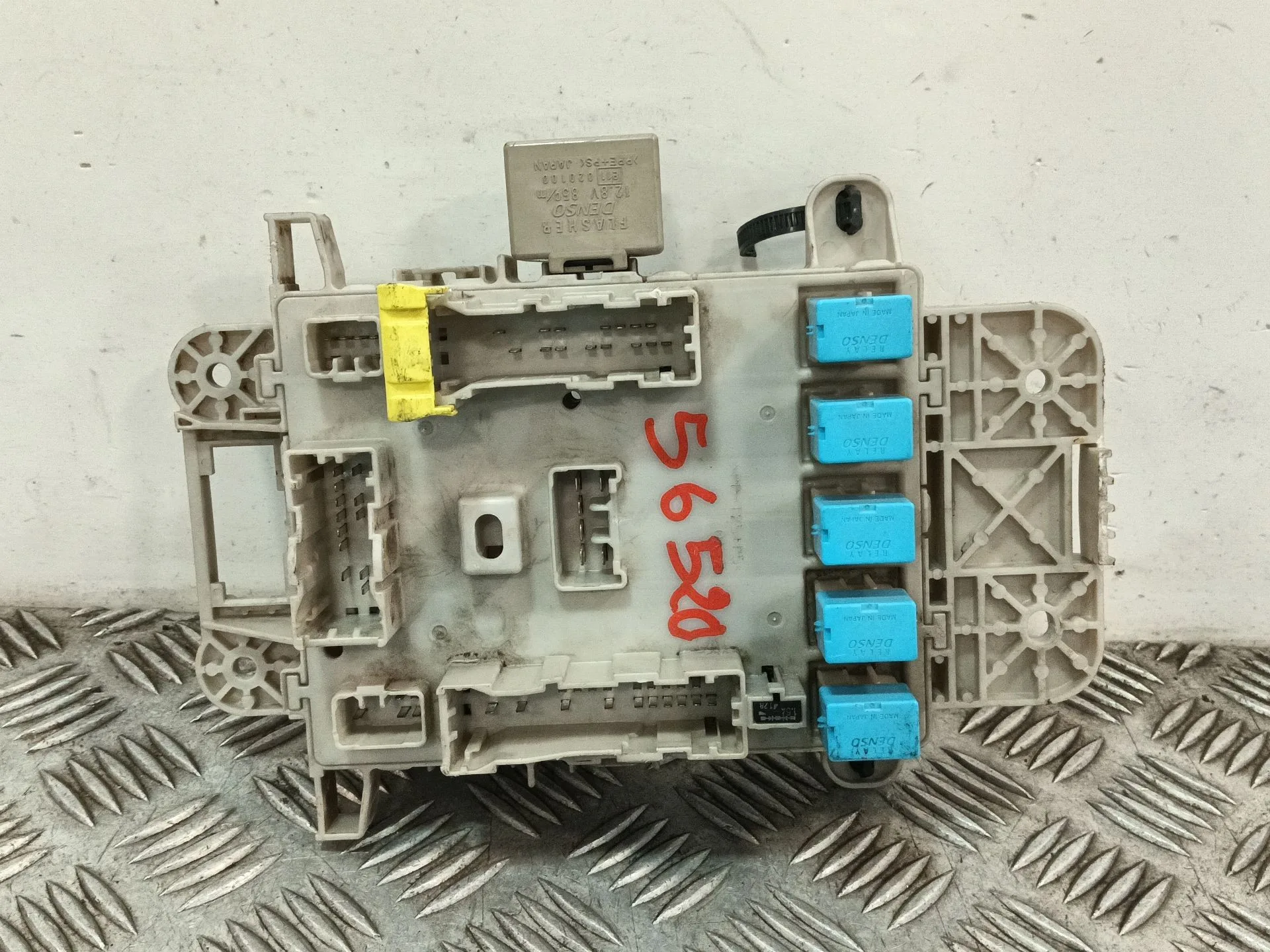 Caja Reles / Fusibles para Toyota Rav 4 (A2)