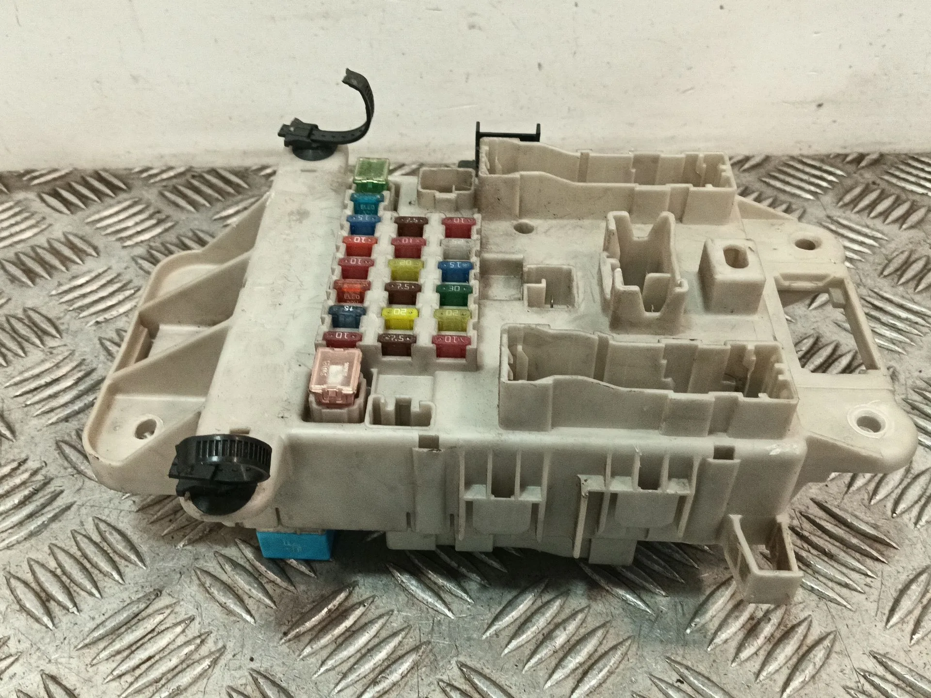 Caja Reles / Fusibles para Toyota Rav 4 (A2)