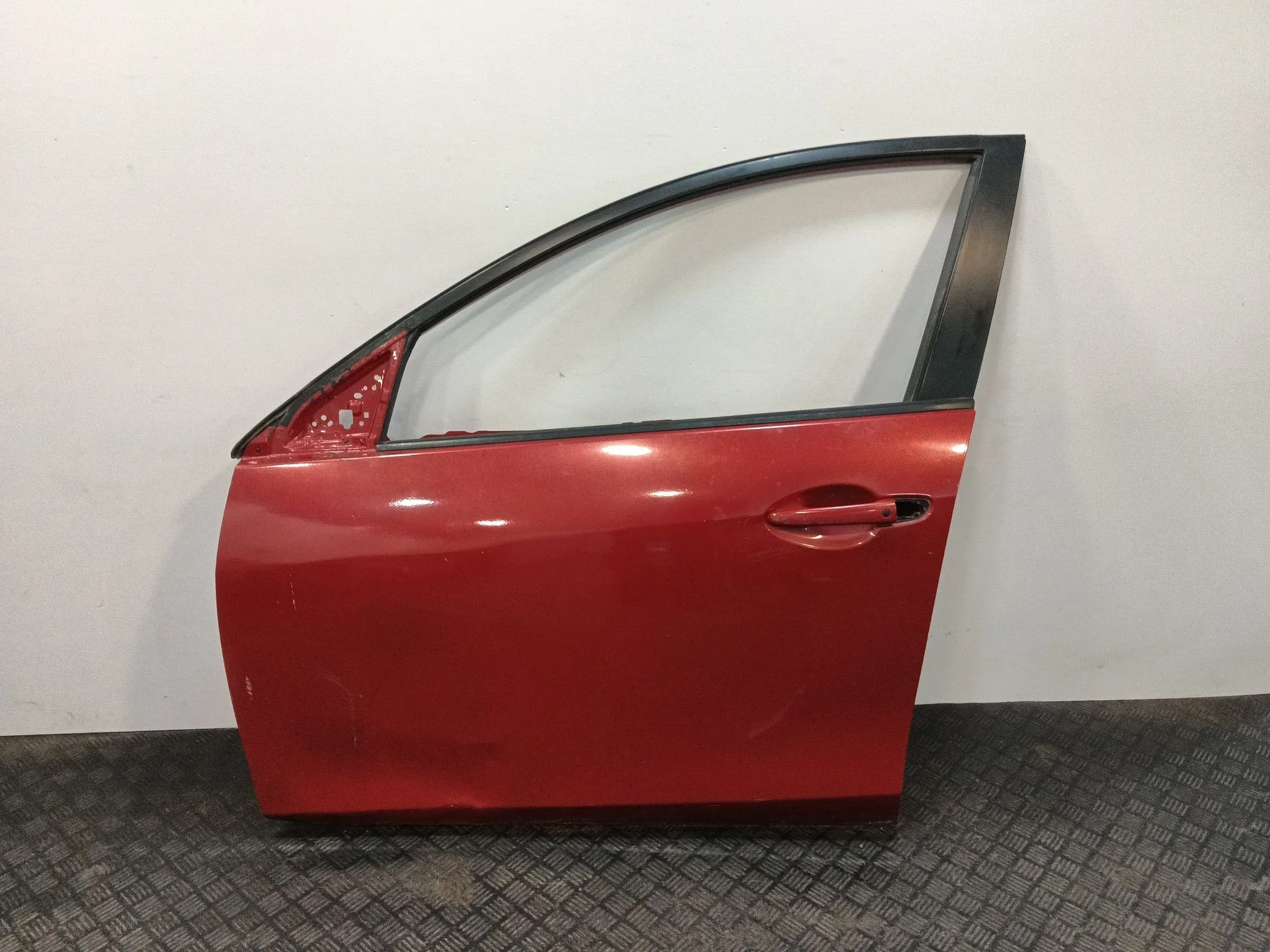 Puerta Delantera Izquierda para Mazda 3 Lim. (Bl)