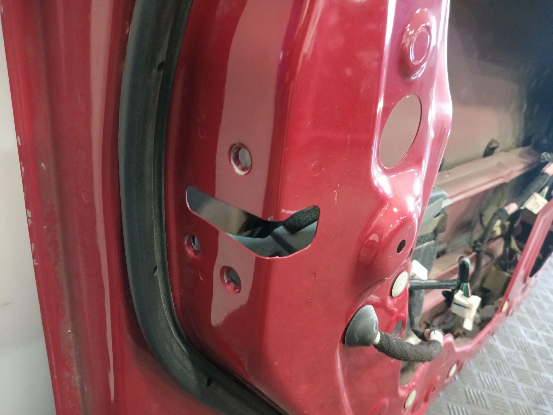 Puerta Delantera Izquierda para Mazda 3 Lim. (Bl)