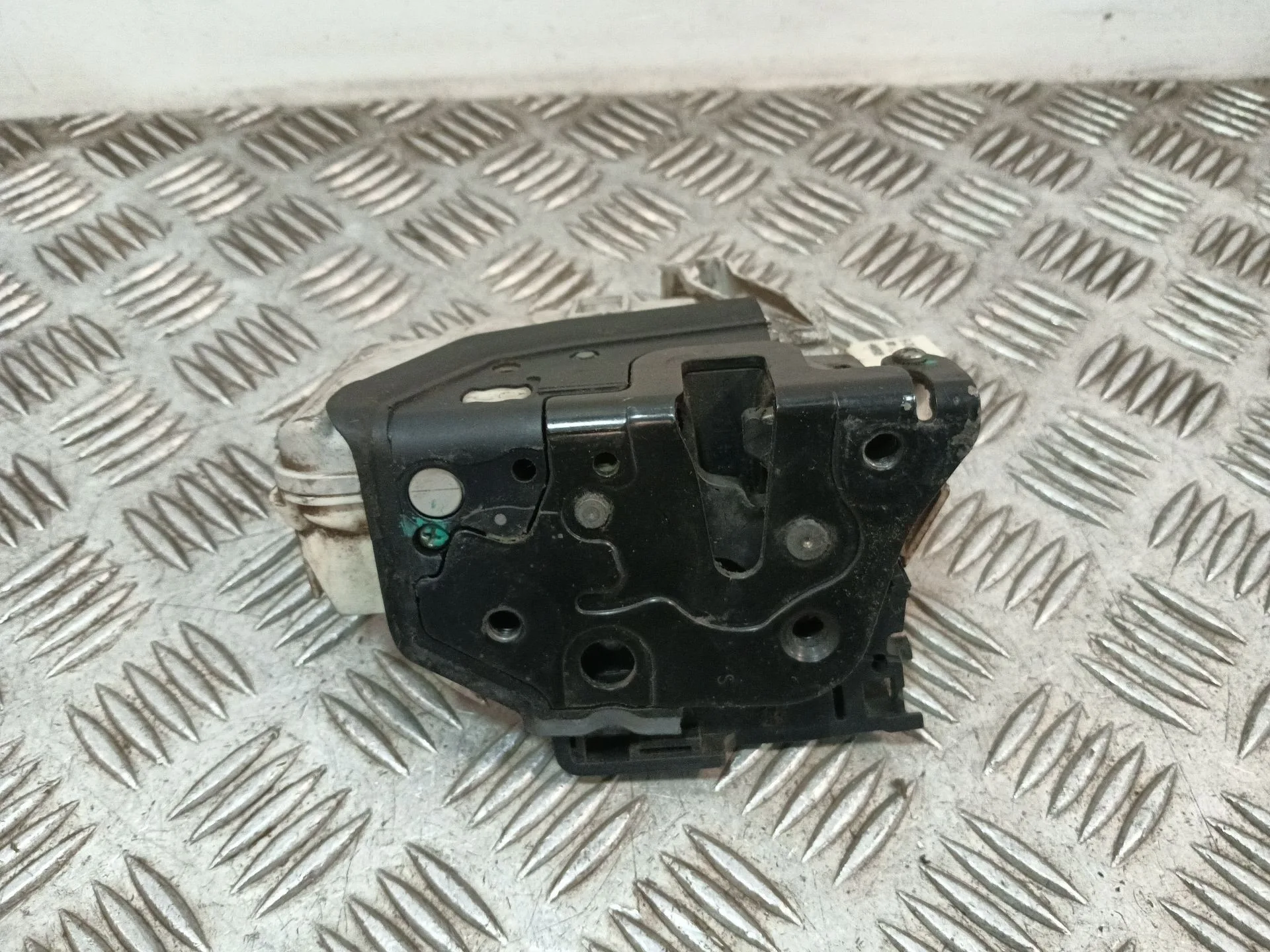 Cerradura Puerta Delantera Izquierda para Volkswagen Passat B6 (3C2)