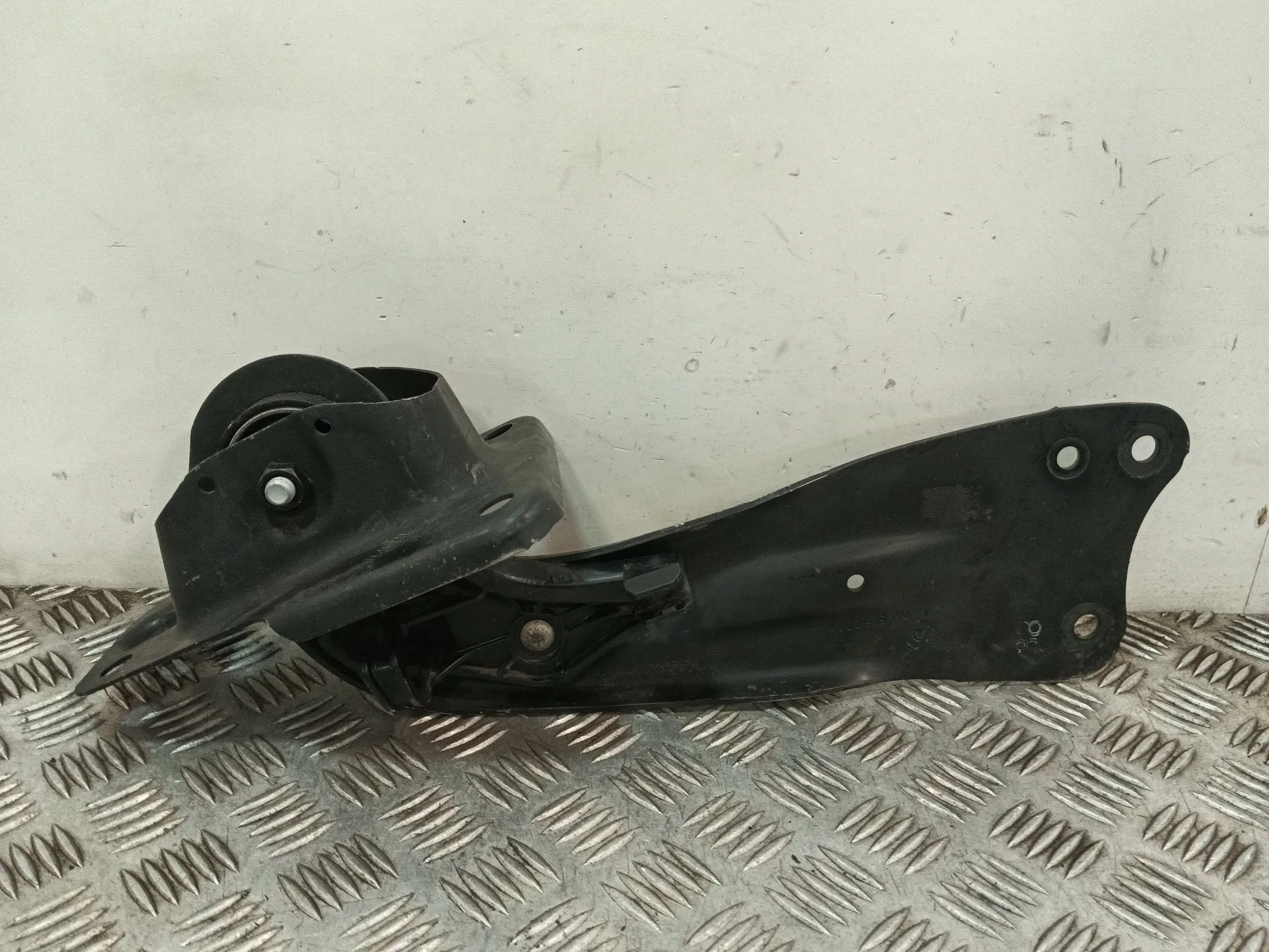 Brazo Suspension Superior Trasero Derecho para Volkswagen Golf Vi (5K1)