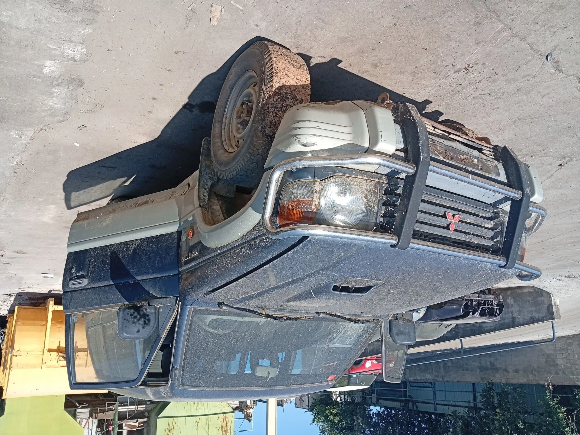 Amortiguador Delantero Izquierdo para Mitsubishi Montero (V3_W, V2_W, V4_W, V5_W)
