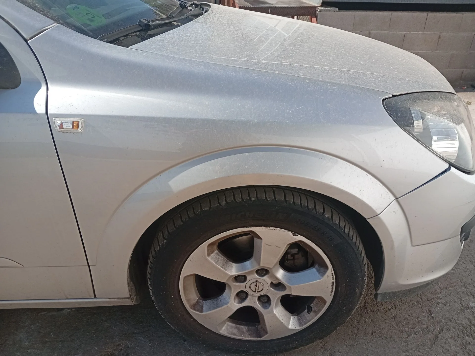 Aleta Delantera Derecha para Opel Astra H (A04)