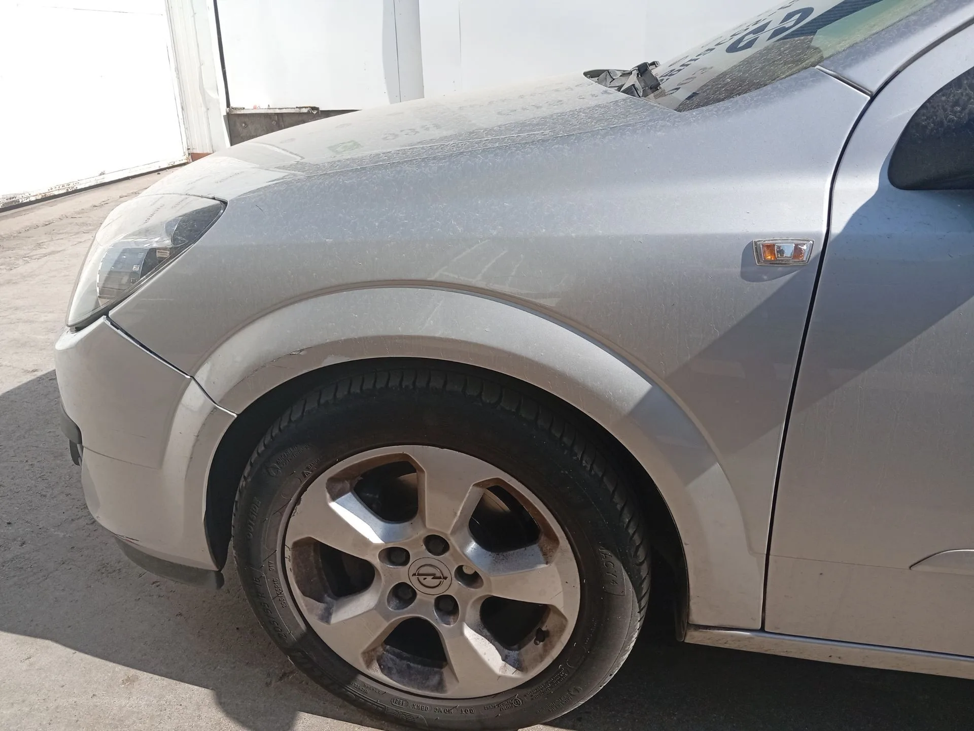 Aleta Delantera Izquierda para Opel Astra H (A04)