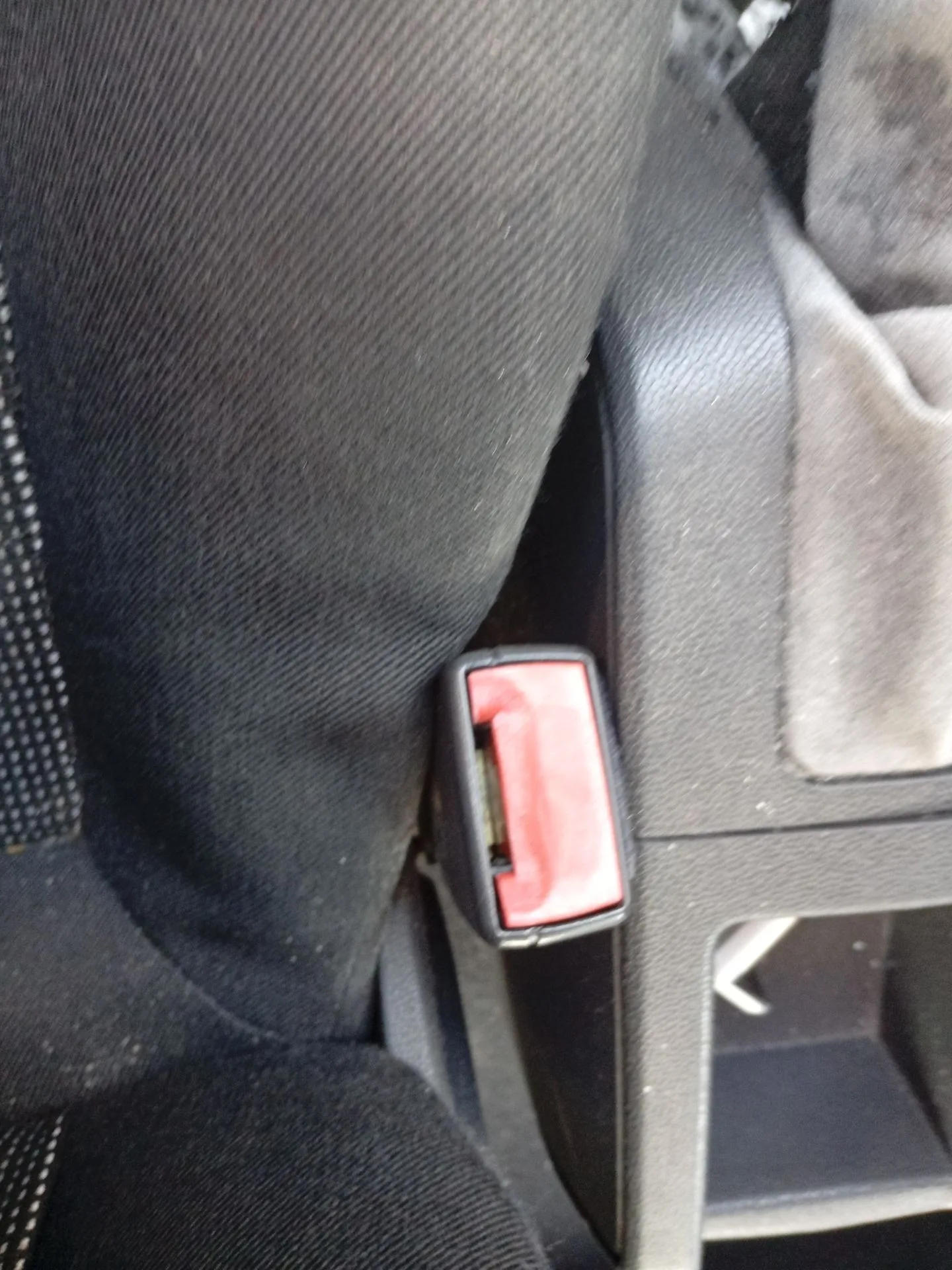 Enganche Cinturon Delantero Izquierdo para Opel Astra H (A04)
