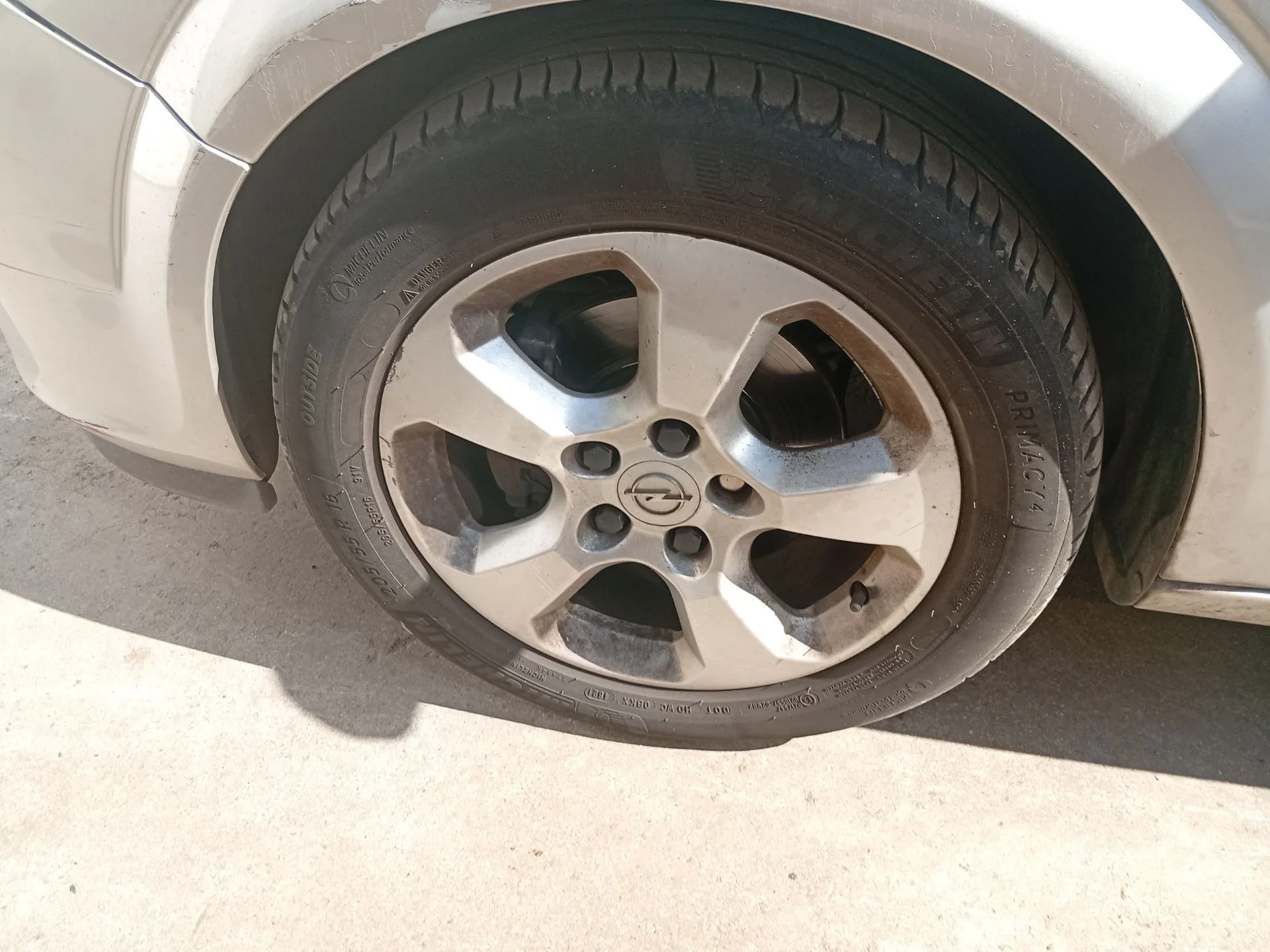 Mangueta Delantera Izquierda para Opel Astra H (A04)