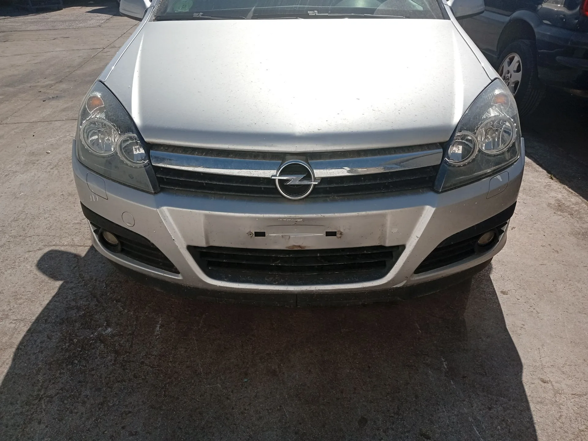 Paragolpes Delantero para Opel Astra H (A04)