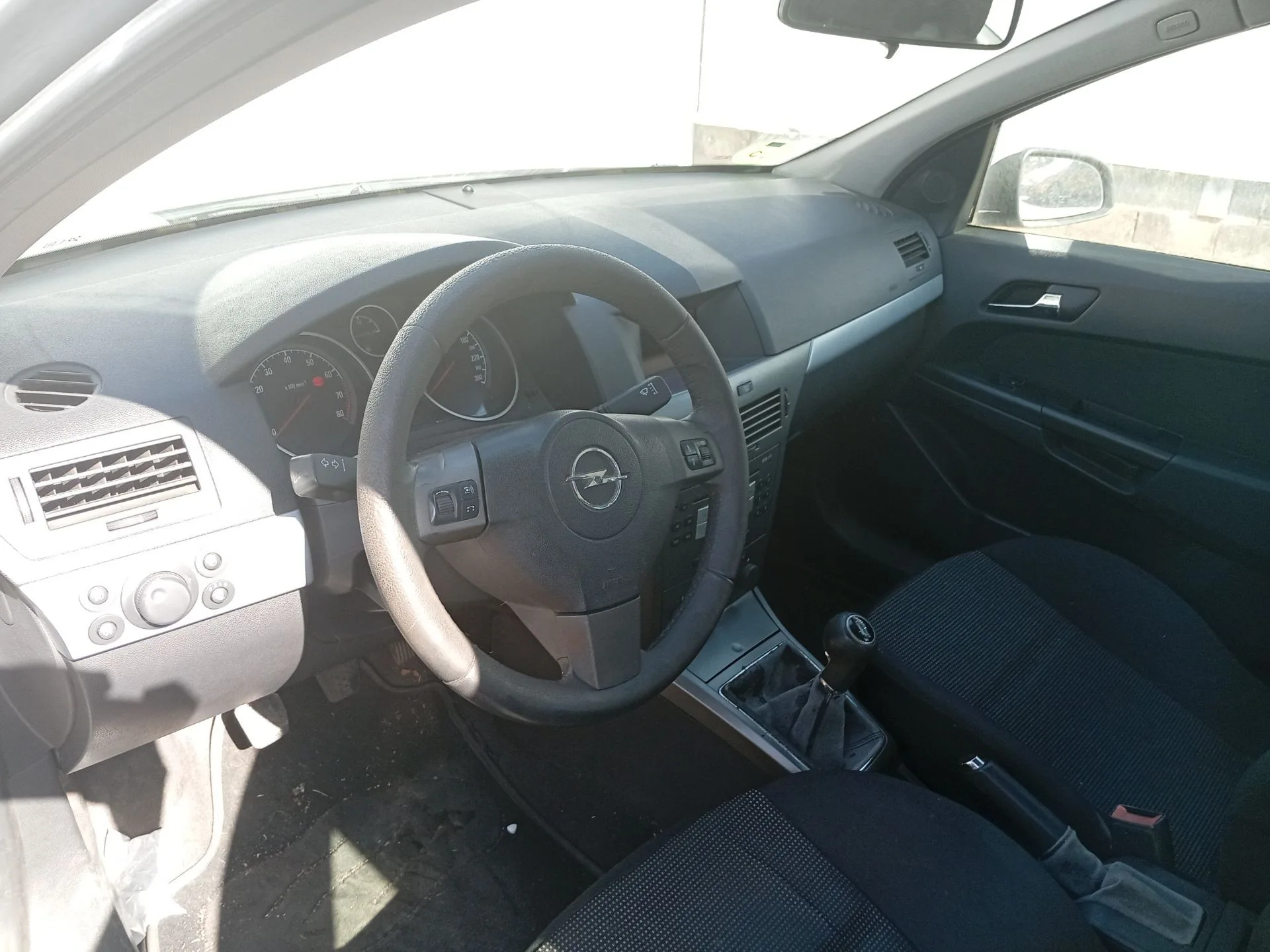 Salpicadero para Opel Astra H (A04)