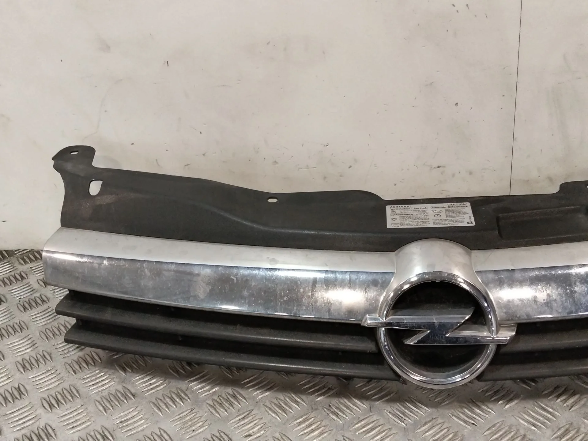 Rejilla Paragolpes Delantero para Opel Astra H (A04)