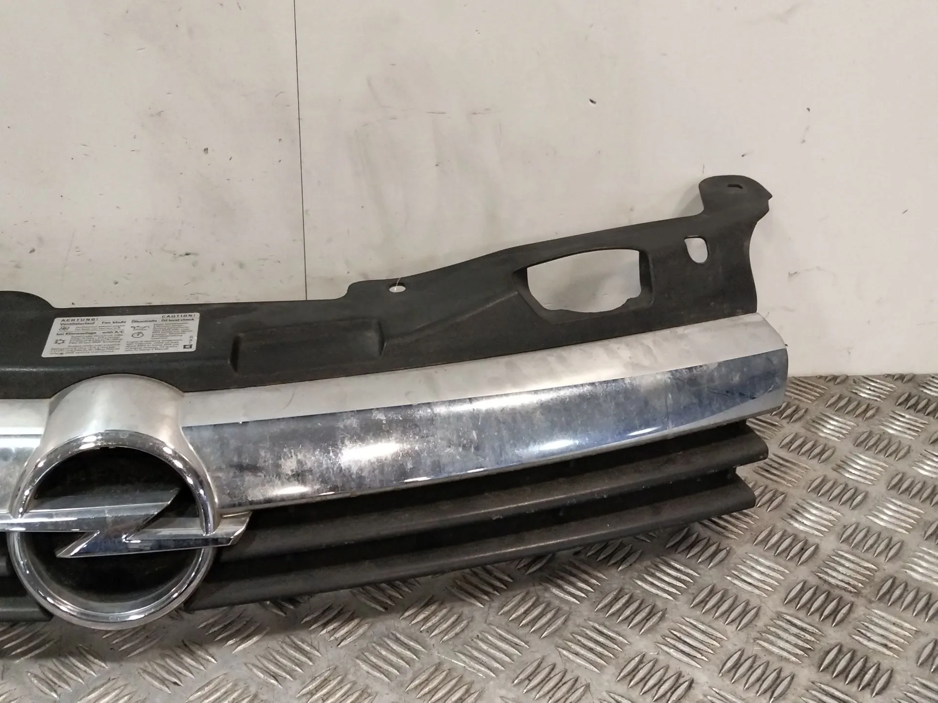 Rejilla Paragolpes Delantero para Opel Astra H (A04)