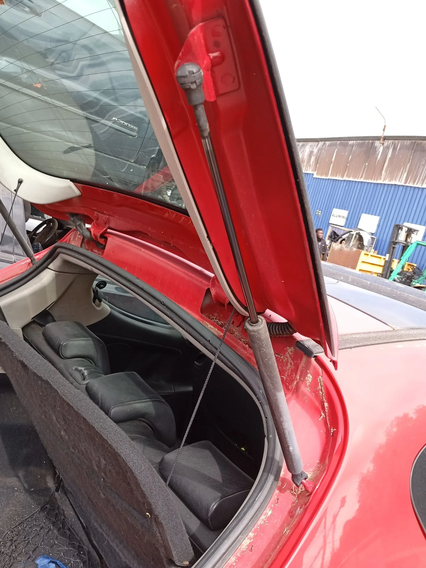 Amortiguadores Maletero / Porton para Peugeot 207/207+ (Wa_, Wc_)