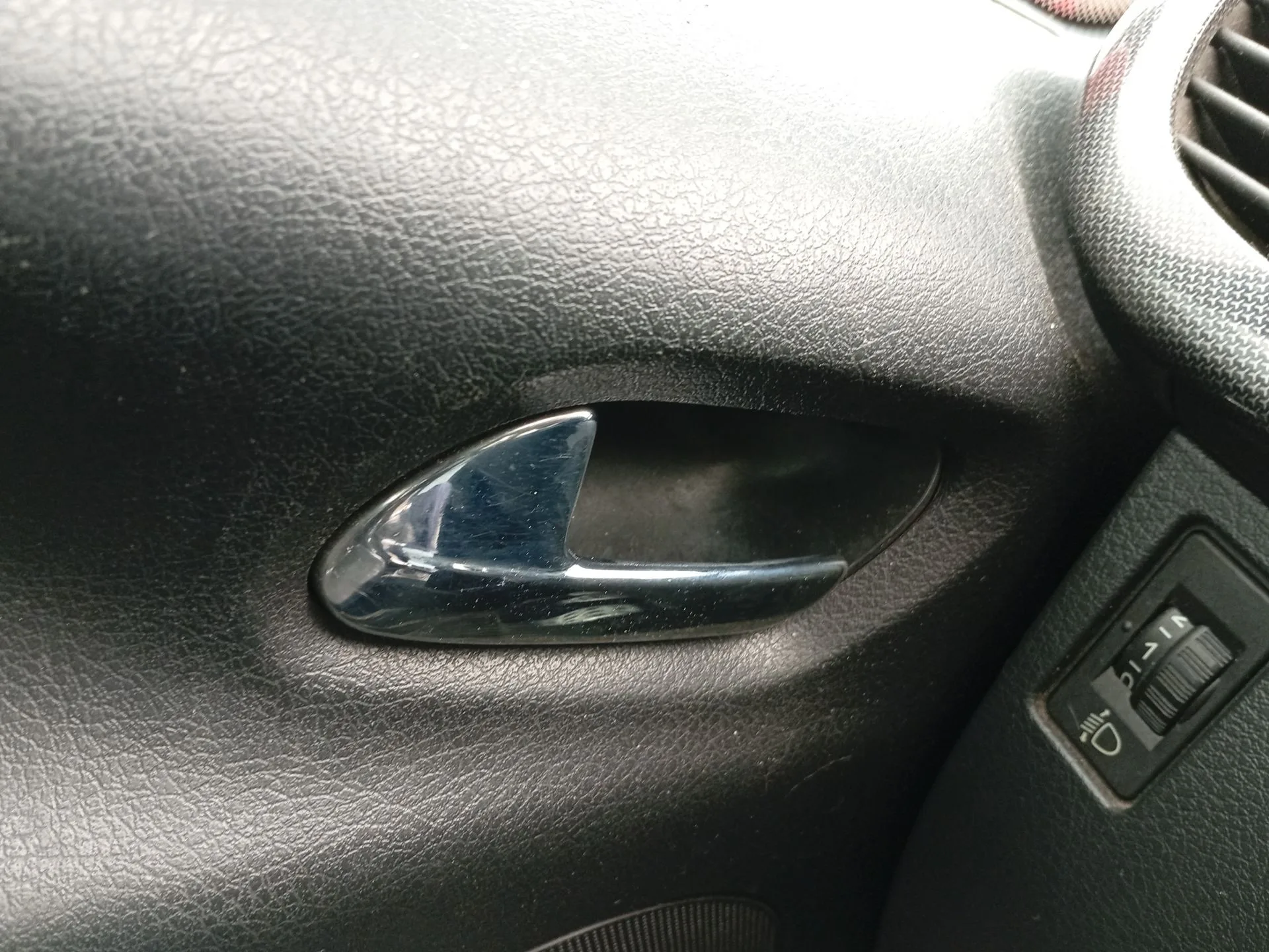Maneta Interior Delantera Izquierda para Peugeot 207/207+ (Wa_, Wc_)