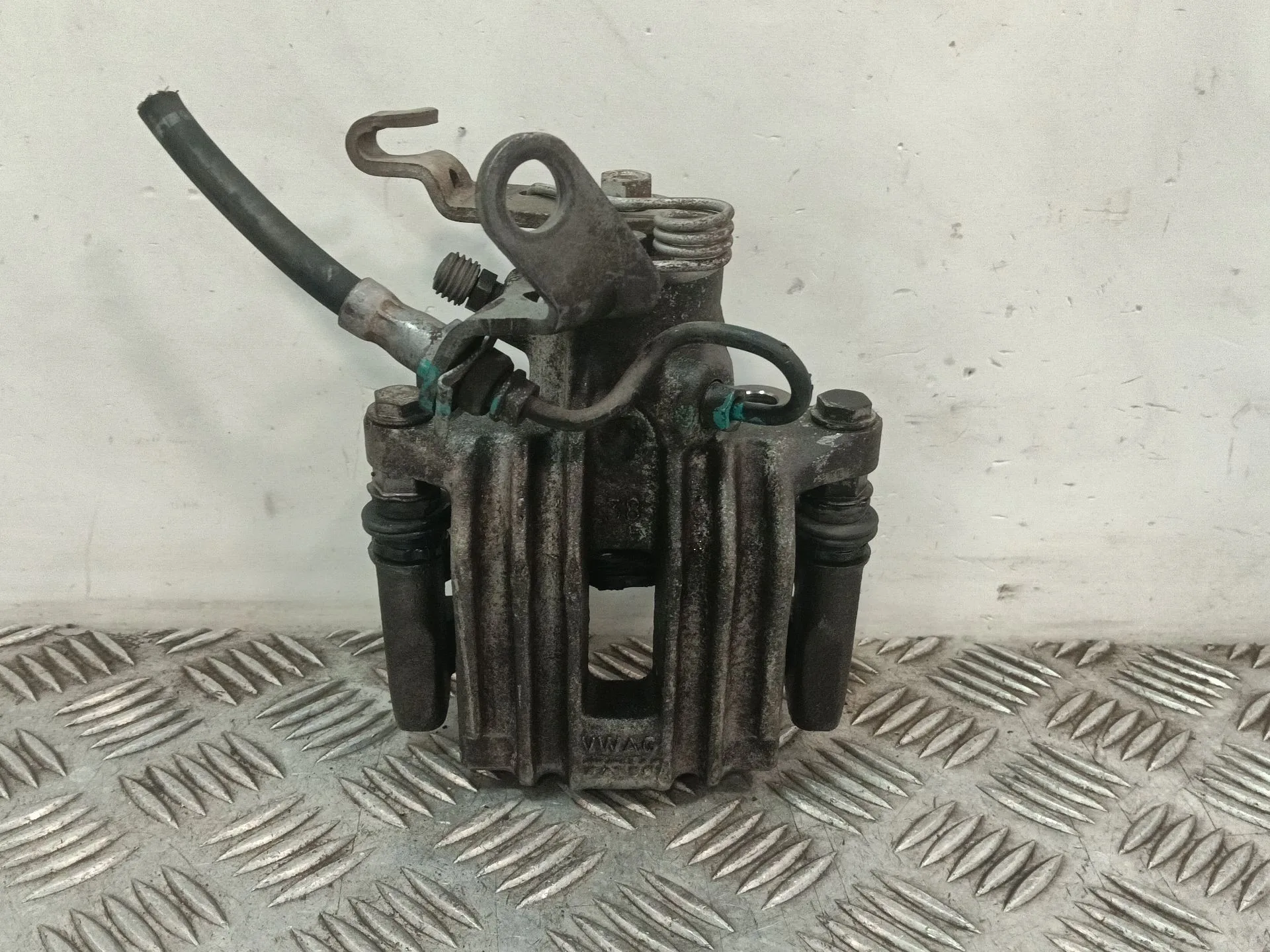 Pinza Freno Trasera Derecha para Volkswagen Eos (1F7)