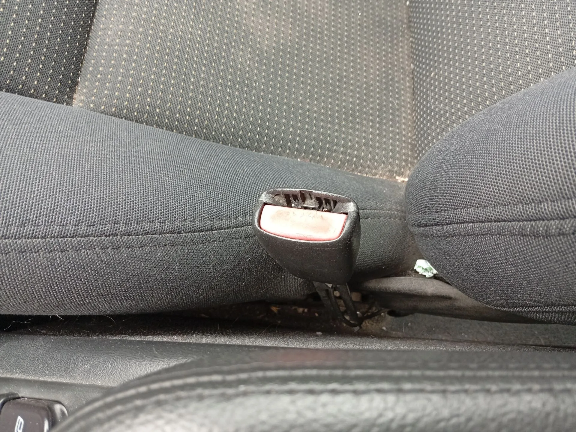 Enganche Cinturon Delantero Derecho para Saab 9-5 Station Wagon (Ys3E)