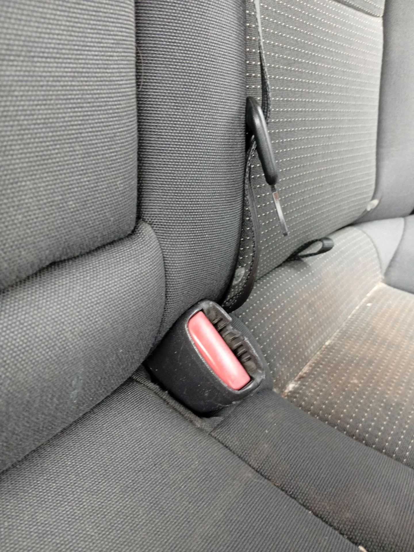 Enganche Cinturon Trasero Izquierdo para Saab 9-5 Station Wagon (Ys3E)