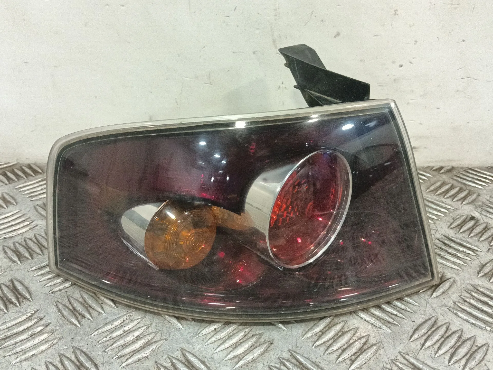 Piloto Trasero Izquierdo para Seat Ibiza Iii (6L1)