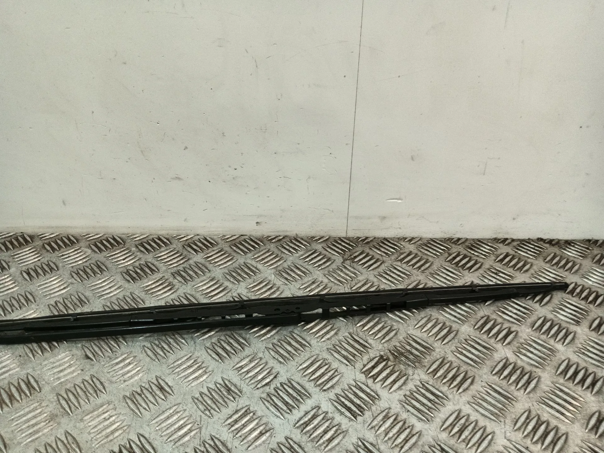 Brazo Limpia Delantero Derecho para Renault Master Iii