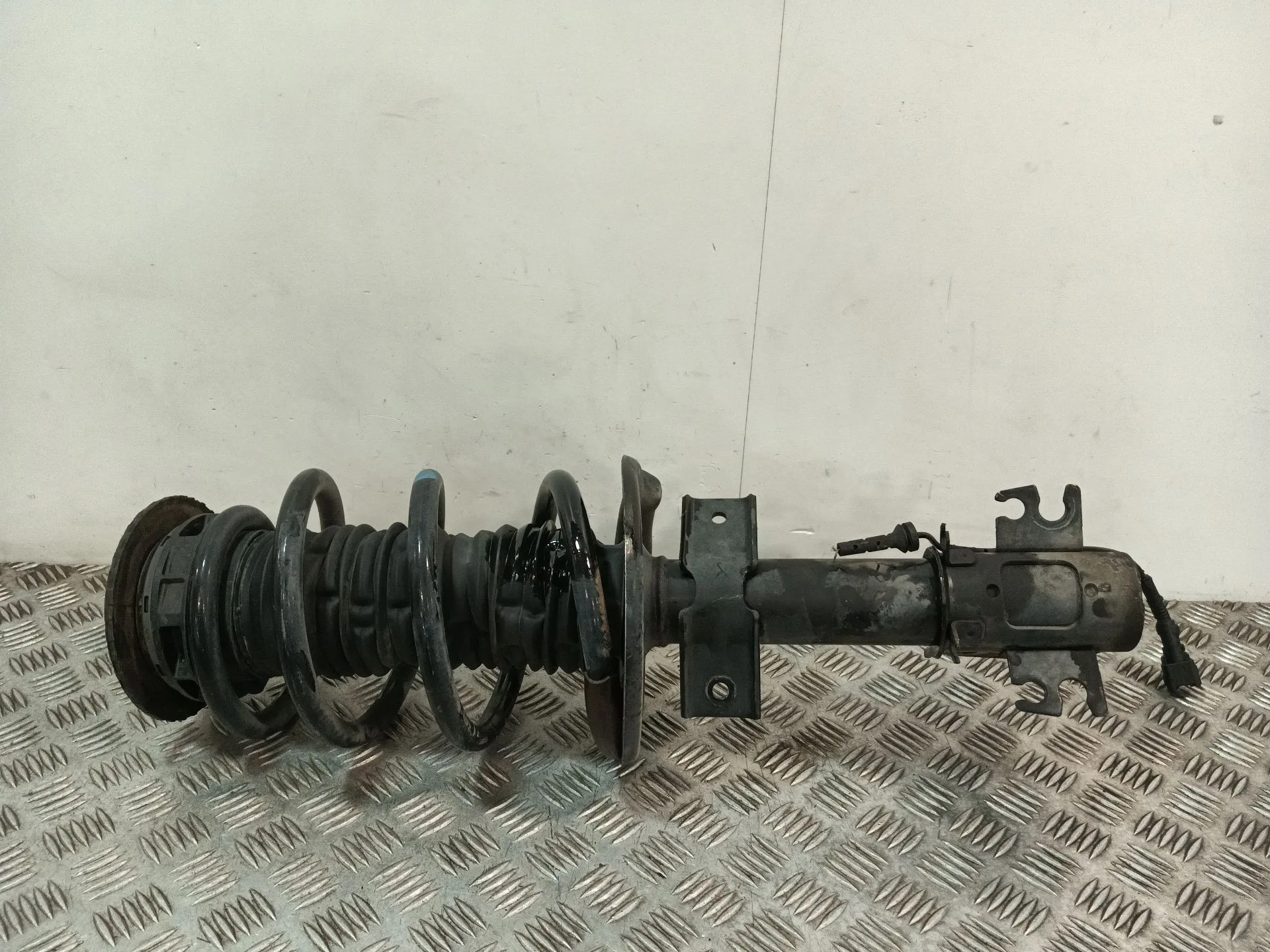 Amortiguador Delantero Izquierdo para Renault Master Iii