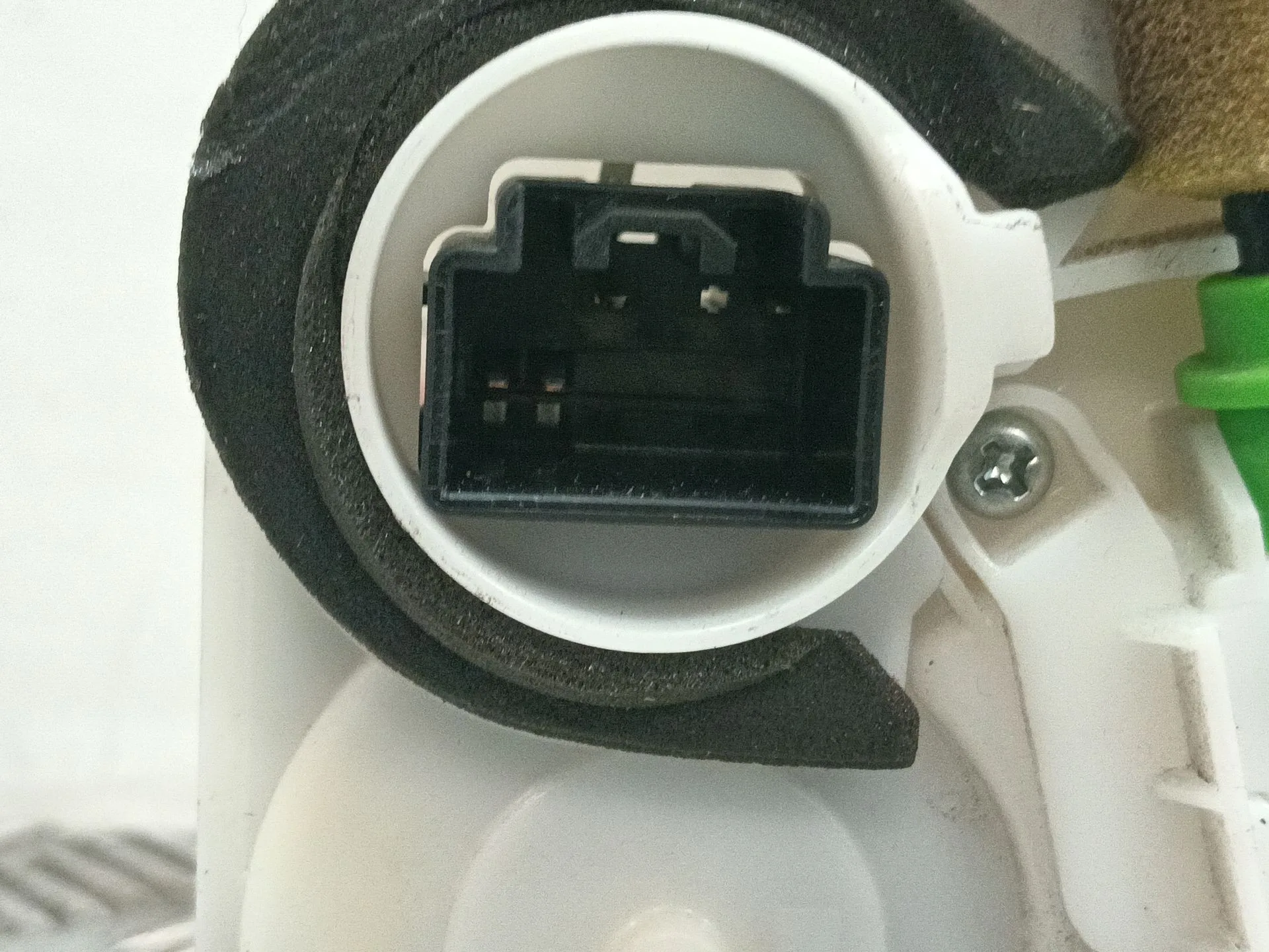 Cerradura Puerta Trasera Izquierda para Mazda 3 Lim. (Bl)