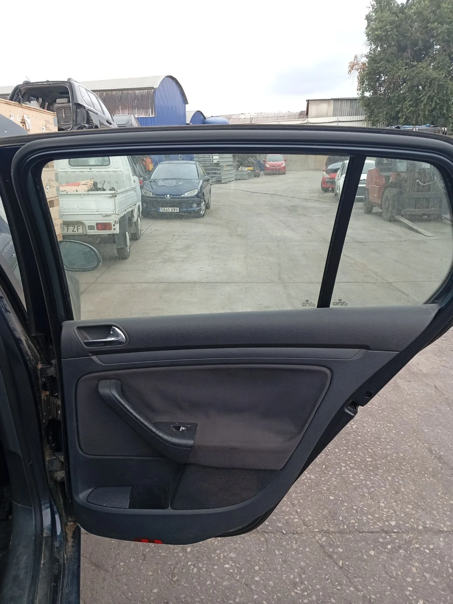 Elevalunas Trasero Derecho para Volkswagen Golf V (1K1)