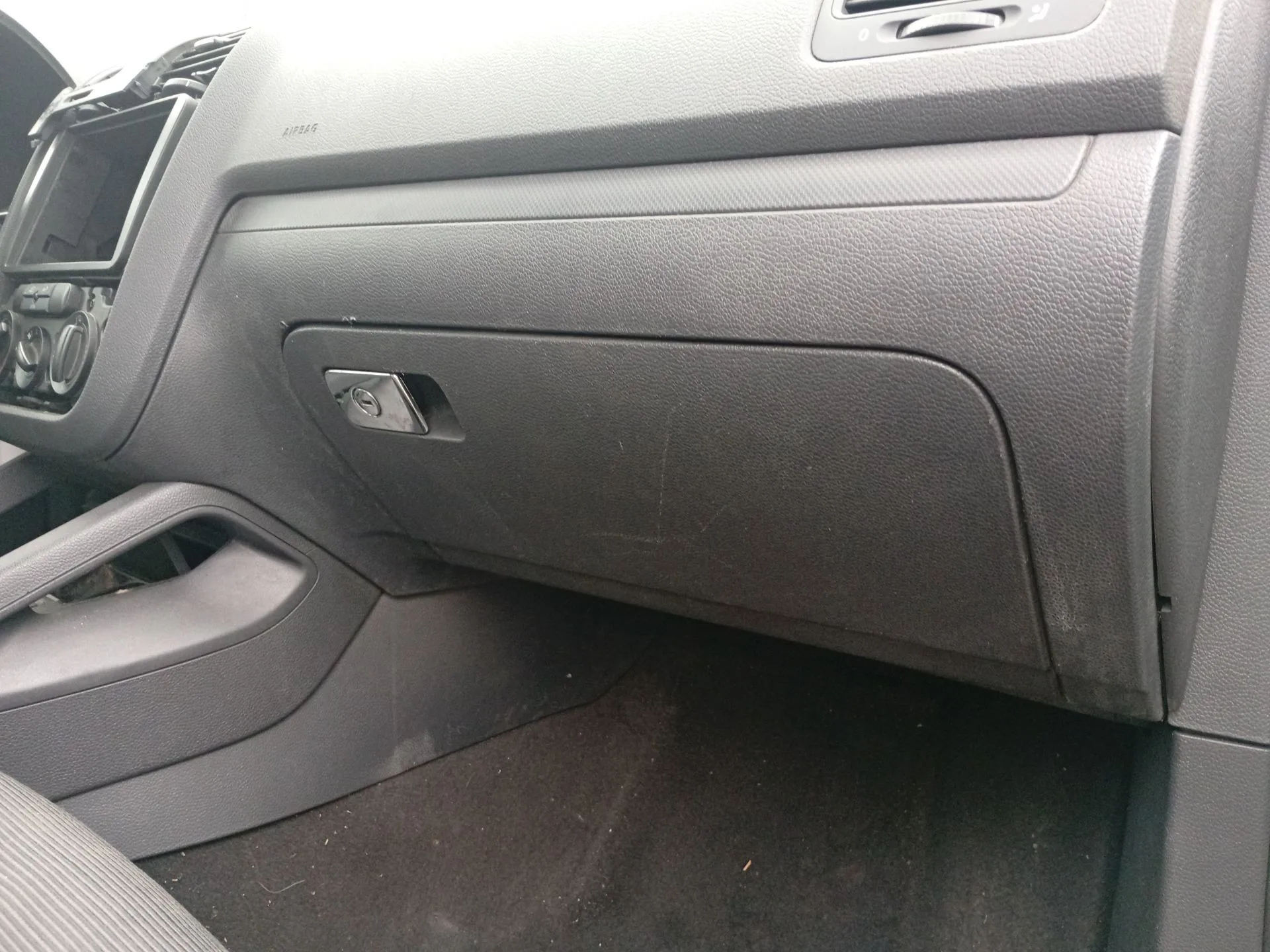 Guantera para Volkswagen Golf V (1K1)