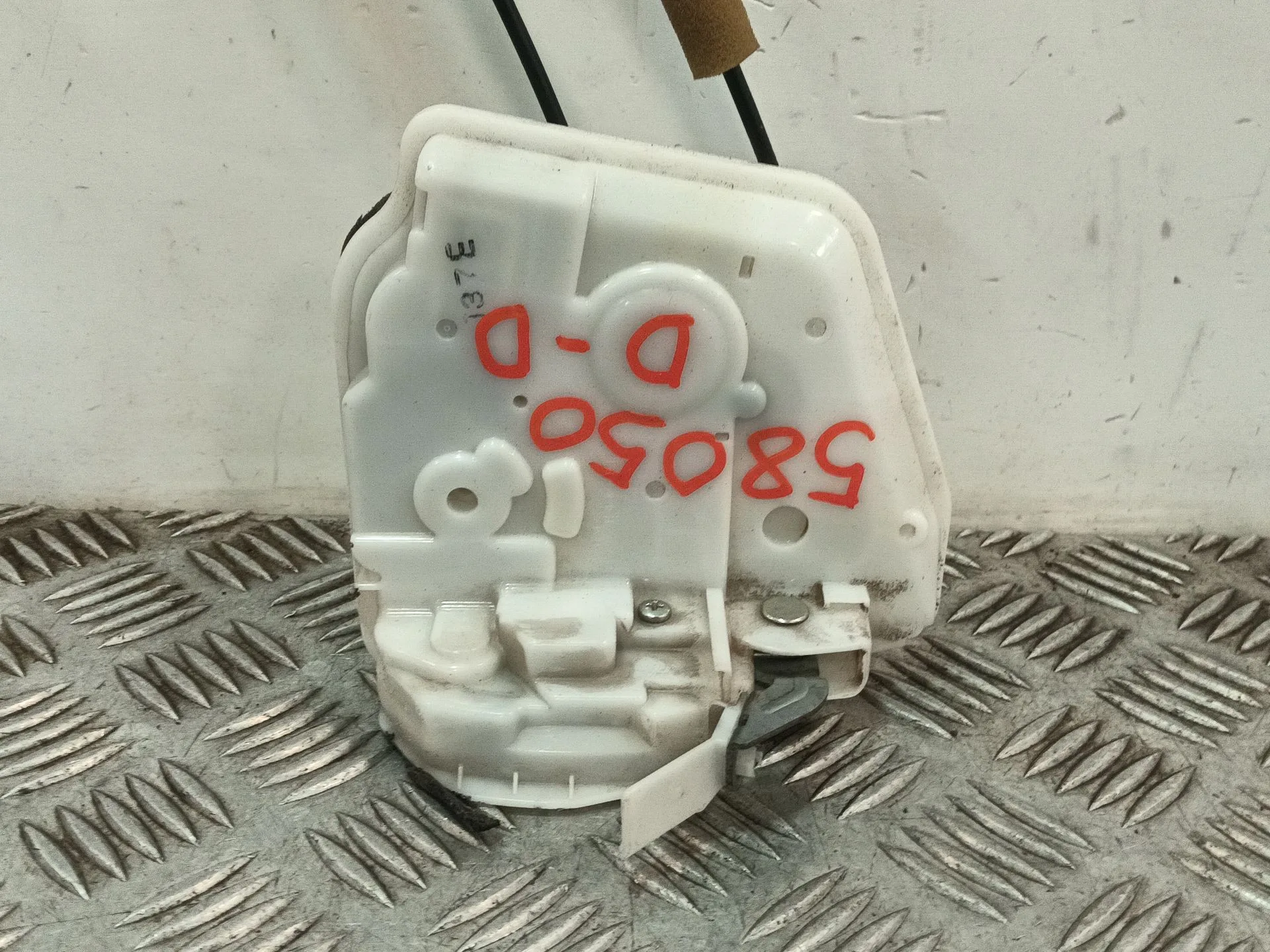 Cerradura Puerta Delantera Derecha para Mazda 3 Lim. (Bl)