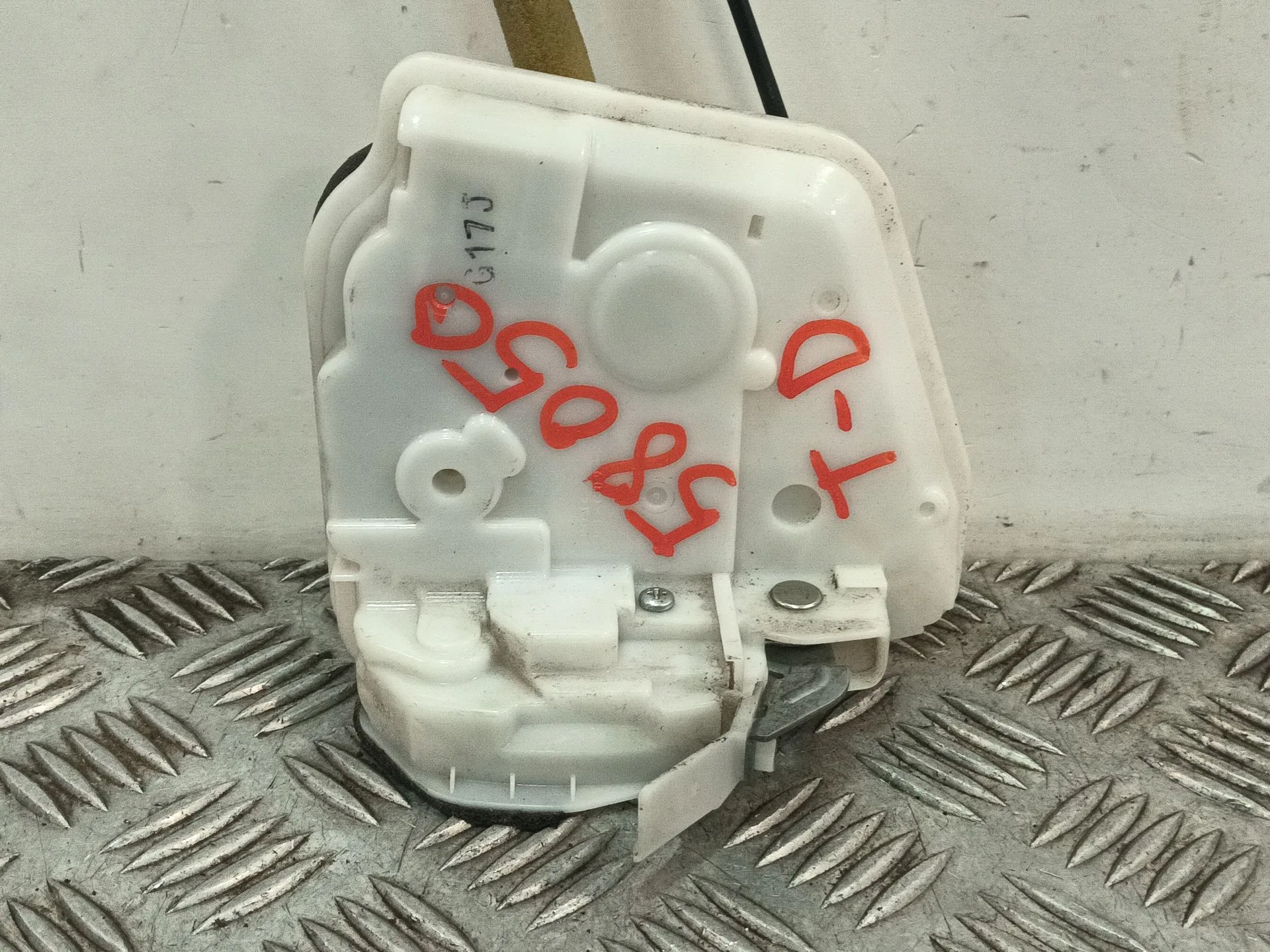 Cerradura Puerta Trasera Derecha para Mazda 3 Lim. (Bl)