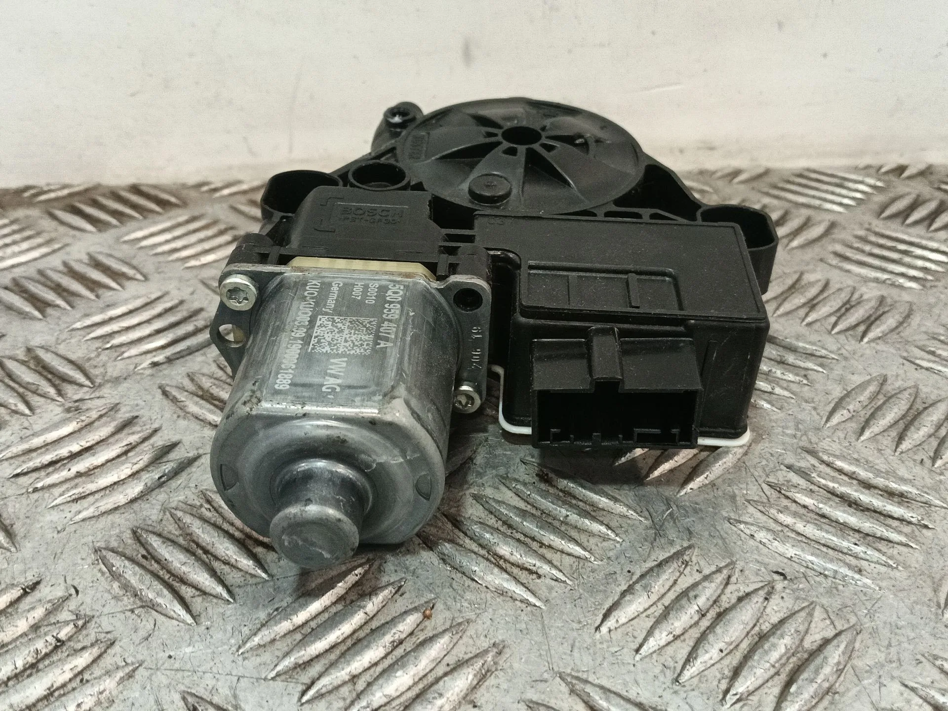 Motor Elevalunas Trasero Derecho para Skoda Fabia Iii (Nj3)