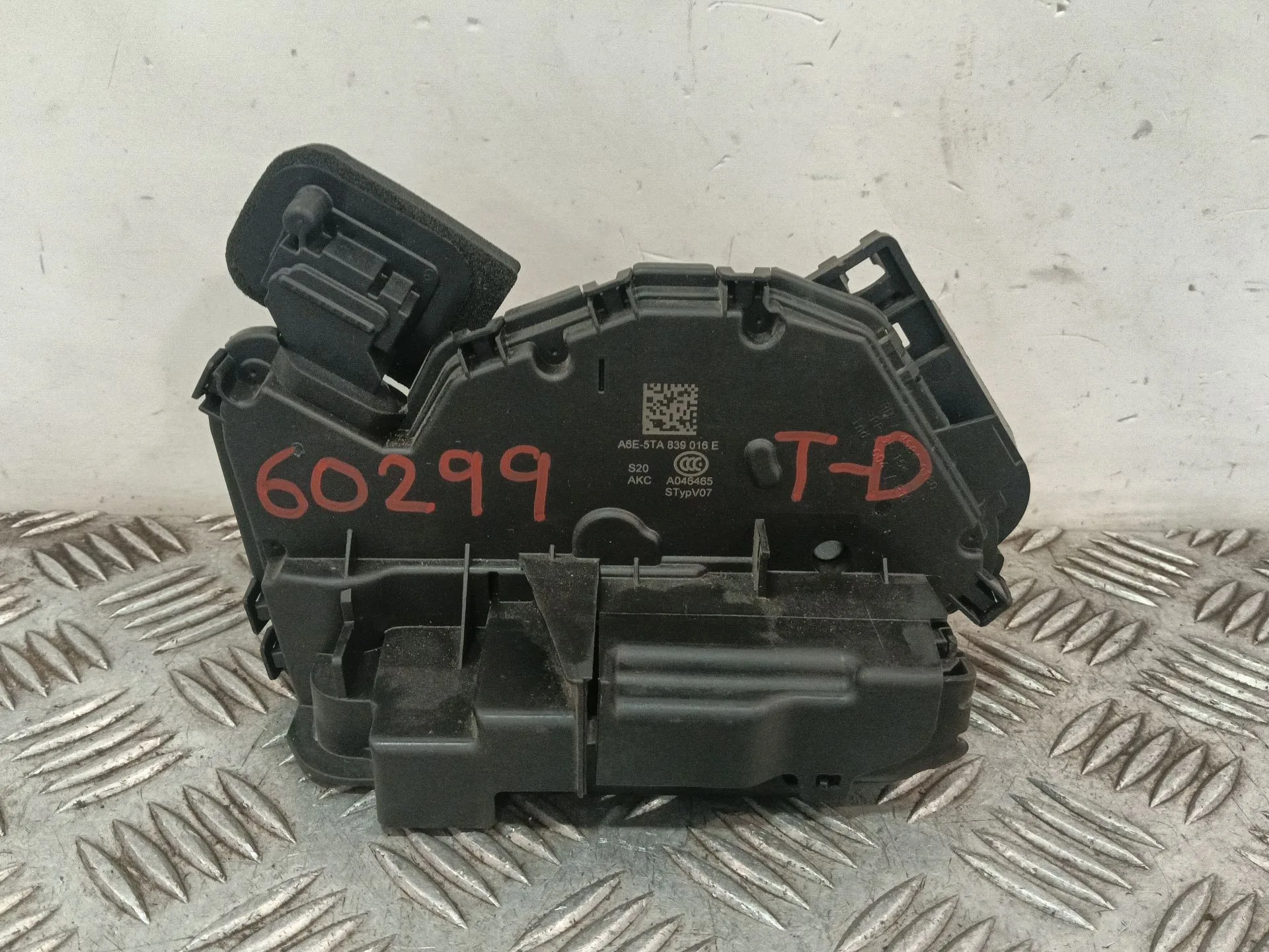 Cerradura Puerta Trasera Izquierda para Skoda Fabia Iii (Nj3)
