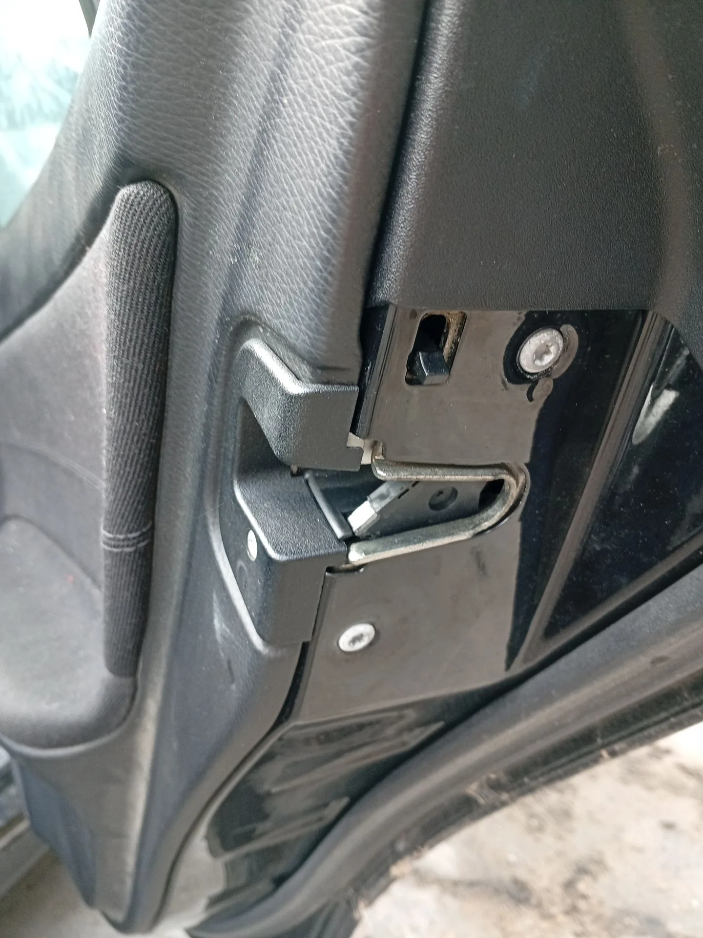 Cerradura Puerta Trasera Derecha para Mercedes-Benz Clase C (W203)