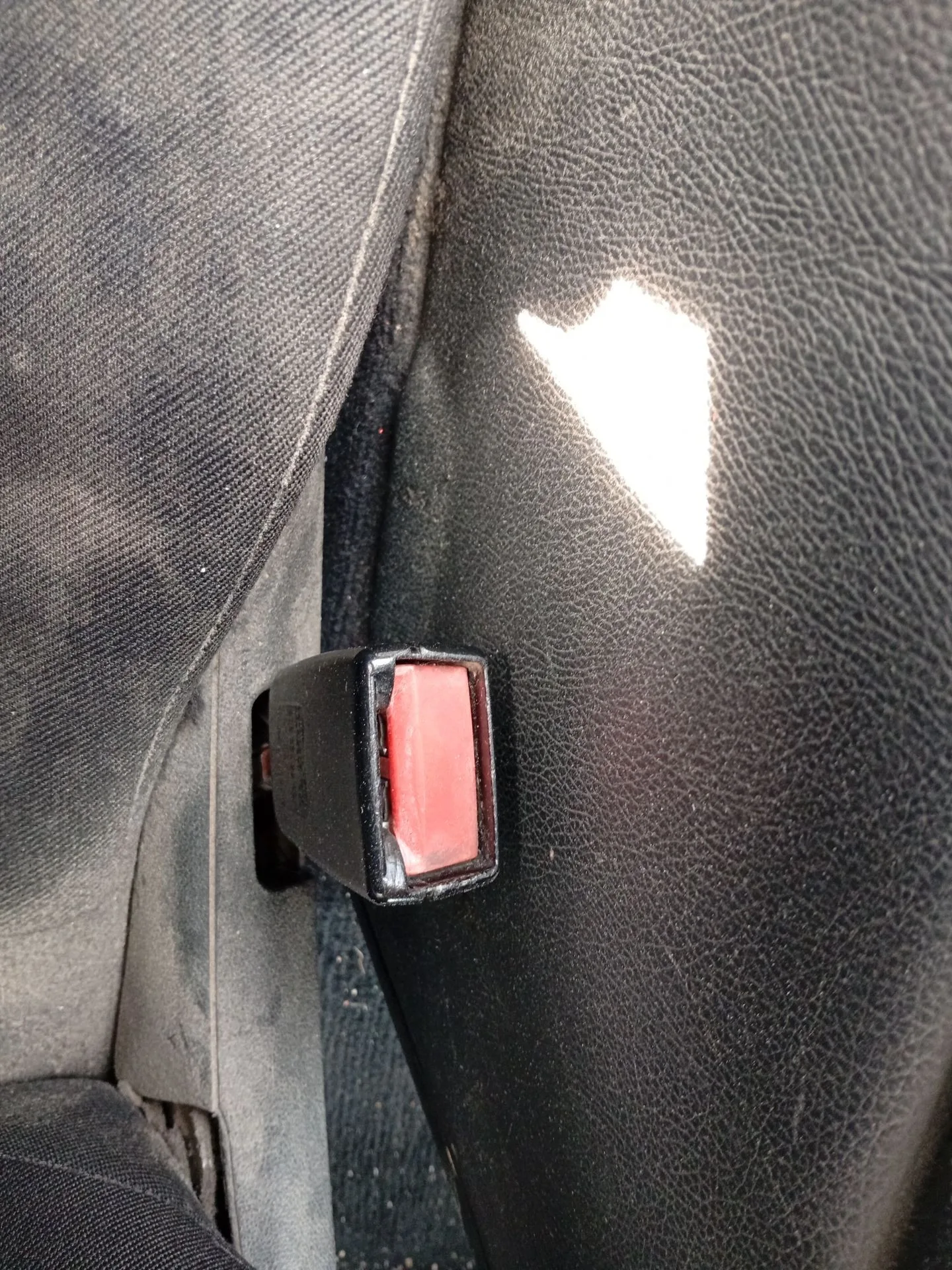 Enganche Cinturon Delantero Izquierdo para Mercedes-Benz Clase C (W203)
