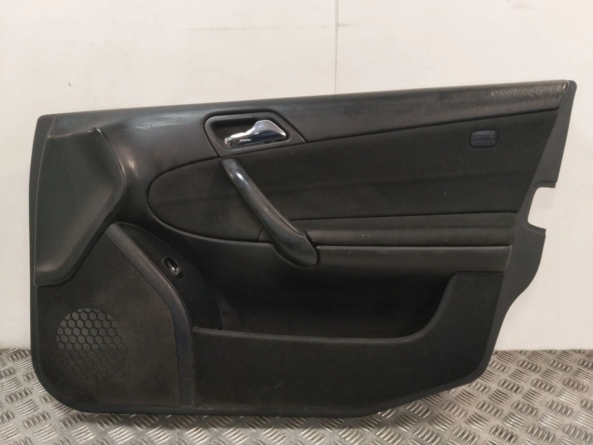 Guarnecido Puerta Delantera Derecha para Mercedes-Benz Clase C (W203)