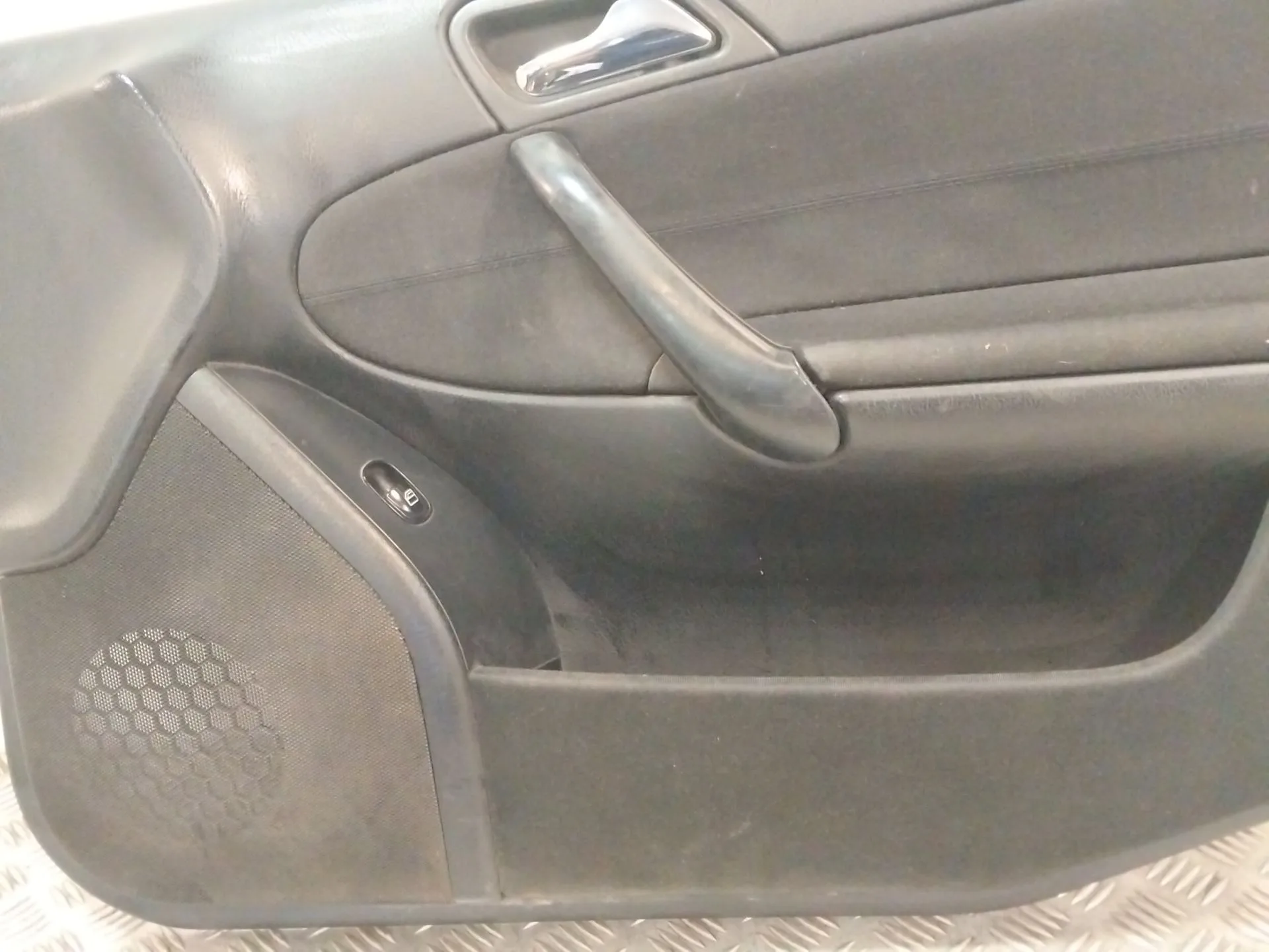 Guarnecido Puerta Delantera Derecha para Mercedes-Benz Clase C (W203)