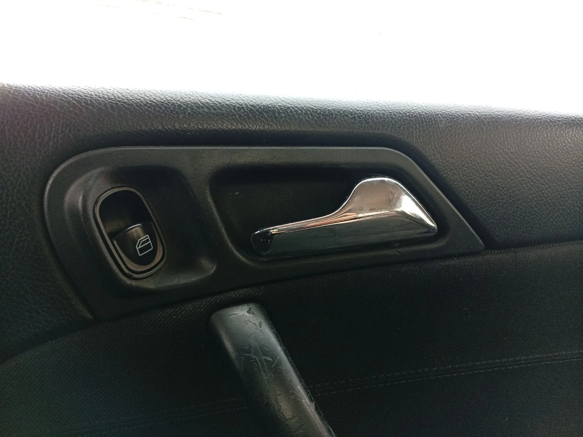 Maneta Interior Trasera Derecha para Mercedes-Benz Clase C (W203)