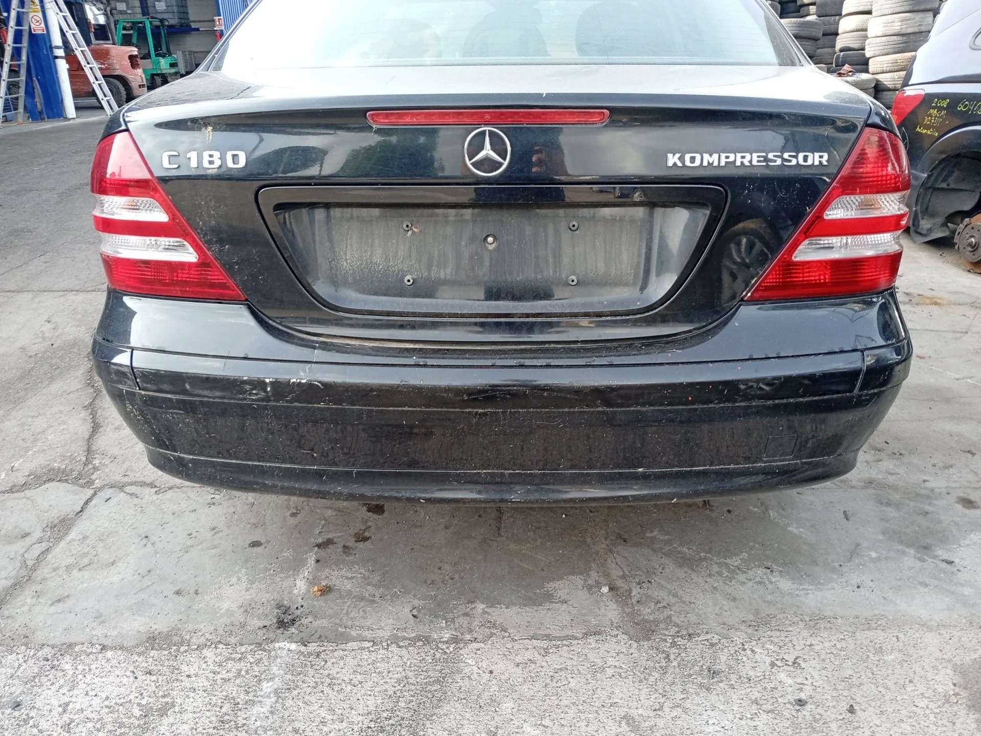 Paragolpes Trasero para Mercedes-Benz Clase C (W203)