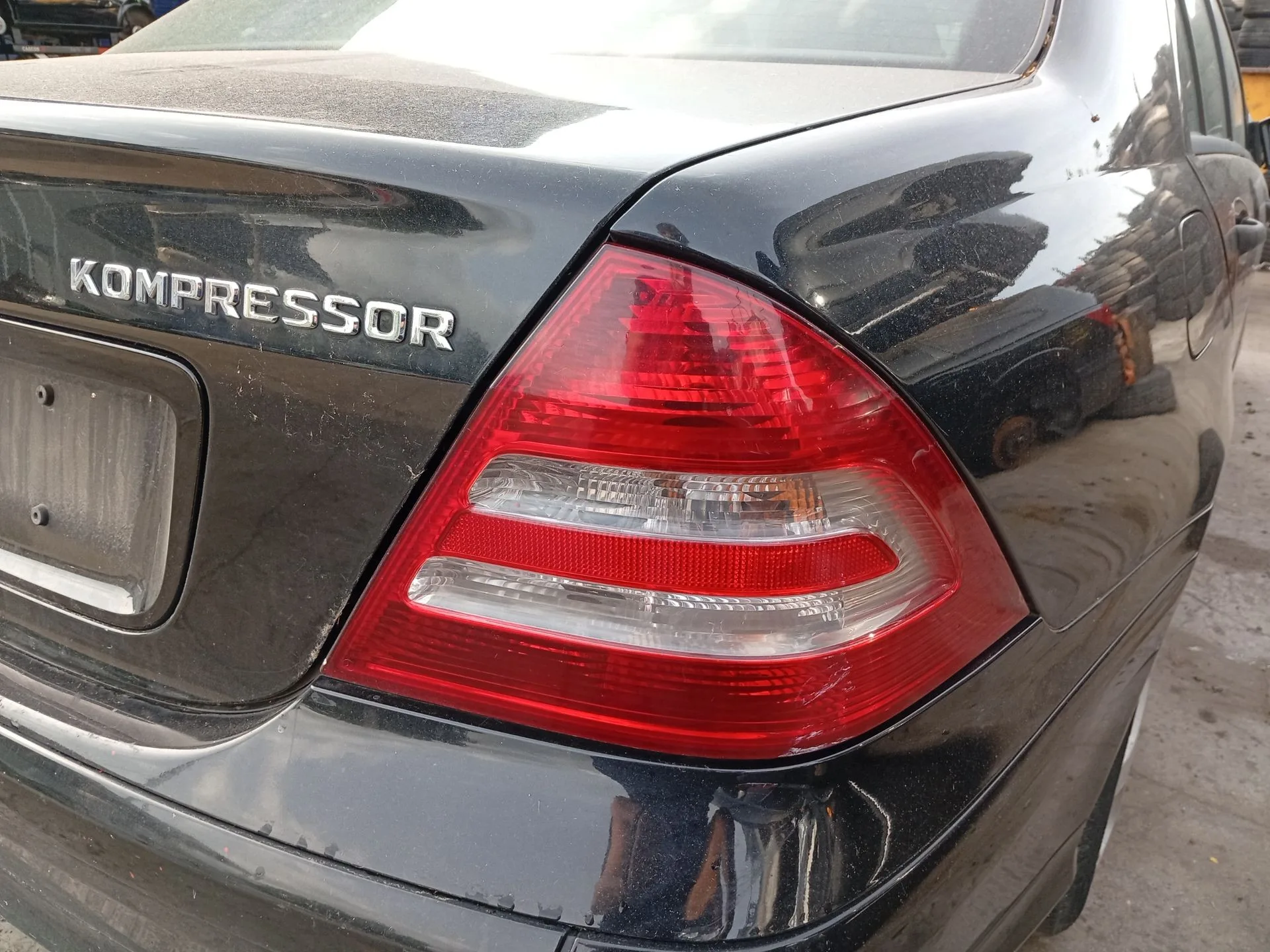 Piloto Trasero Derecho para Mercedes-Benz Clase C (W203)