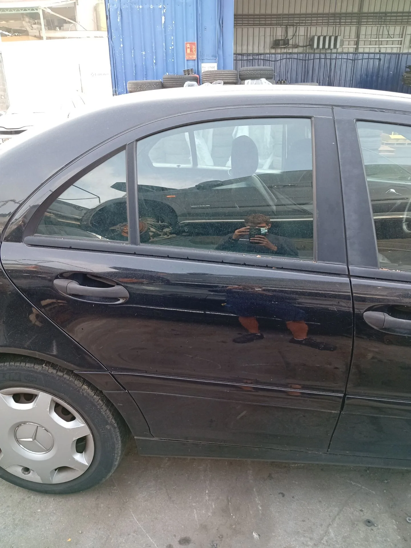 Puerta Trasera Derecha para Mercedes-Benz Clase C (W203)