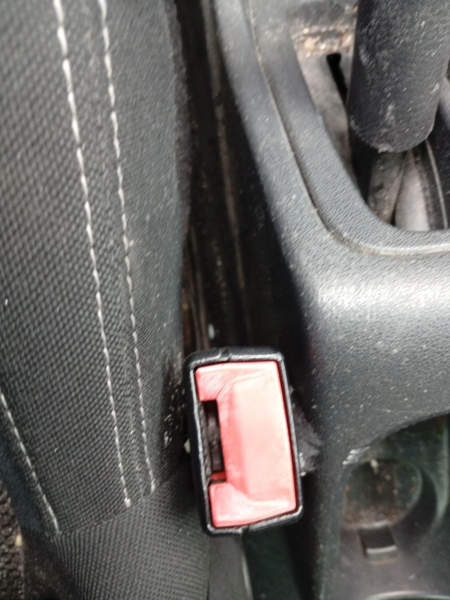 Enganche Cinturon Delantero Izquierdo para Citroën C3 Ii (Sc_)