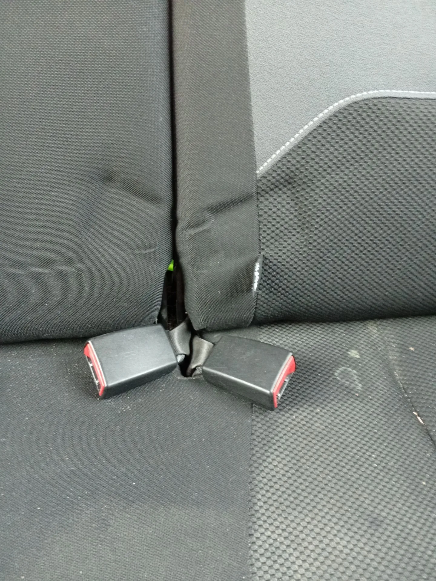 Enganche Cinturon Trasero Izquierdo para Citroën C3 Ii (Sc_)